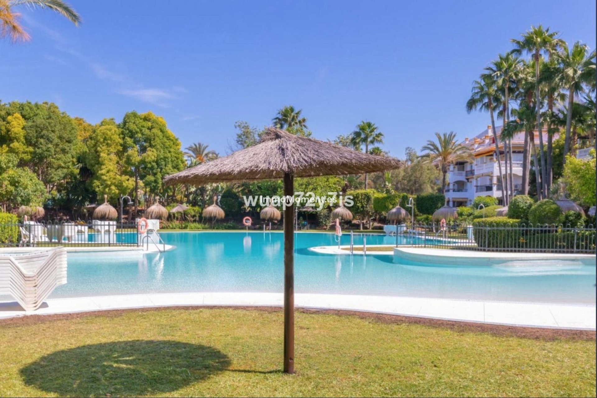 Resale - Apartment - Marbella - Nueva Andalucía