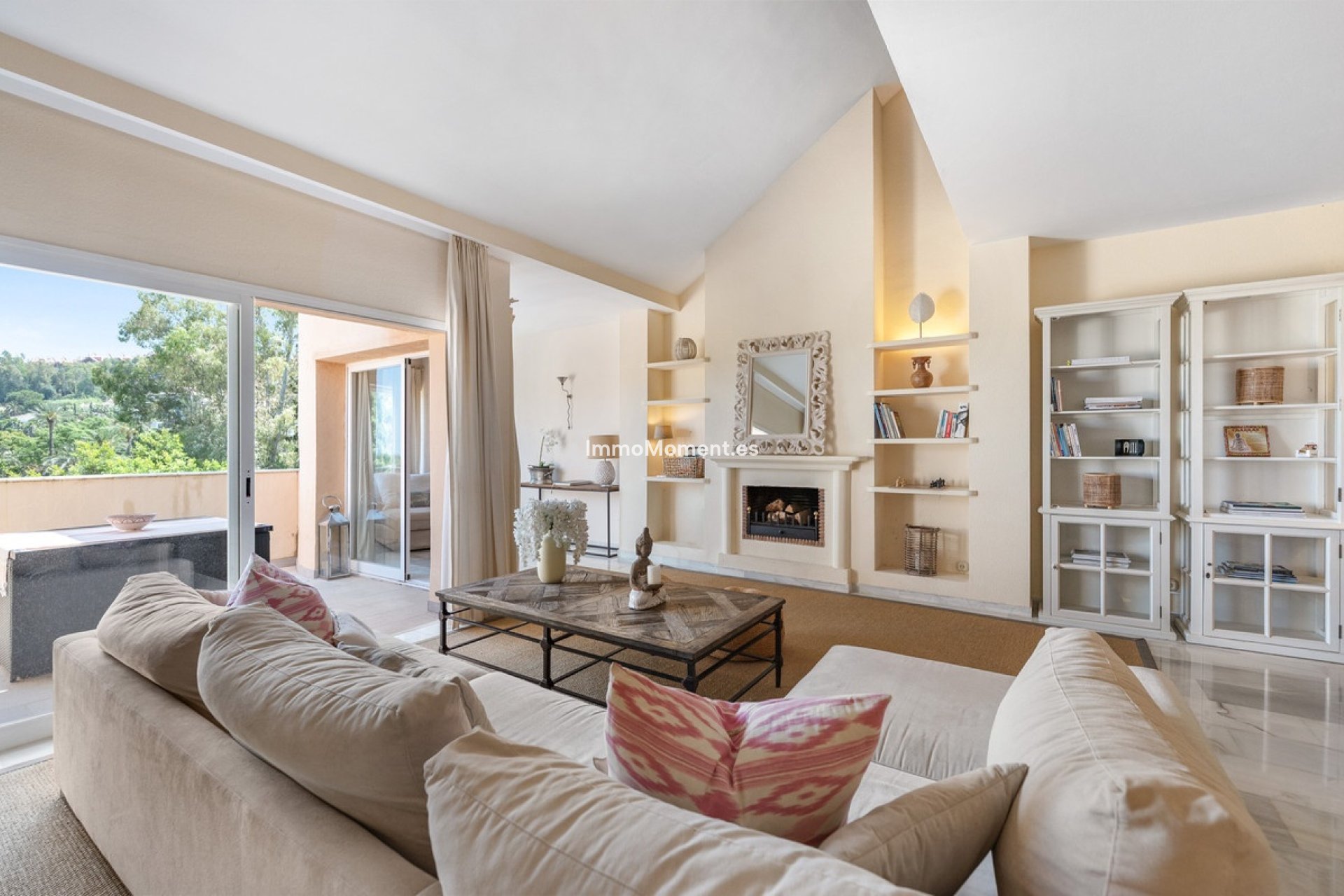 Resale - Apartment - Marbella - Nueva Andalucía