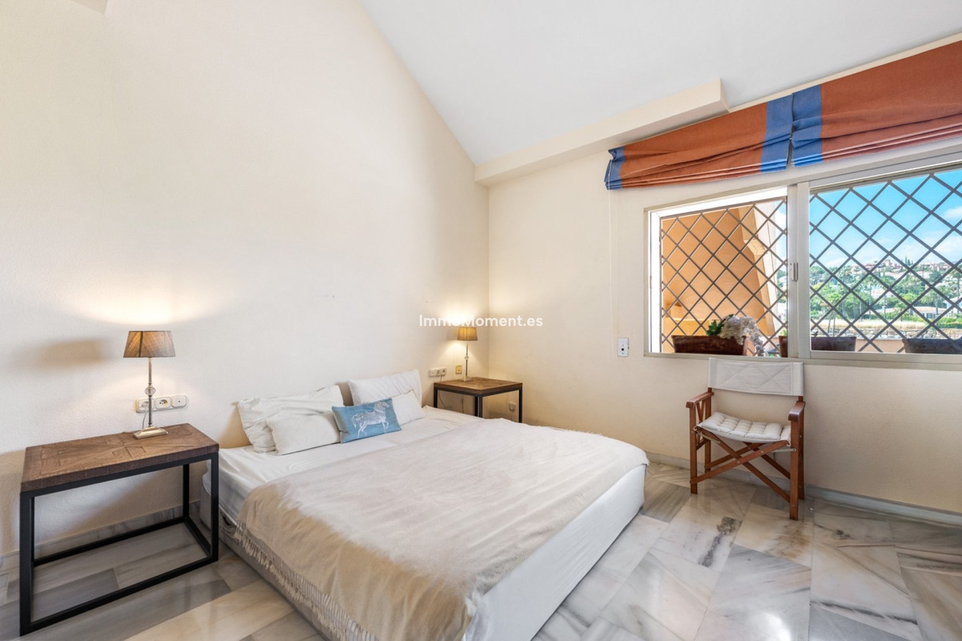 Resale - Apartment - Marbella - Nueva Andalucía
