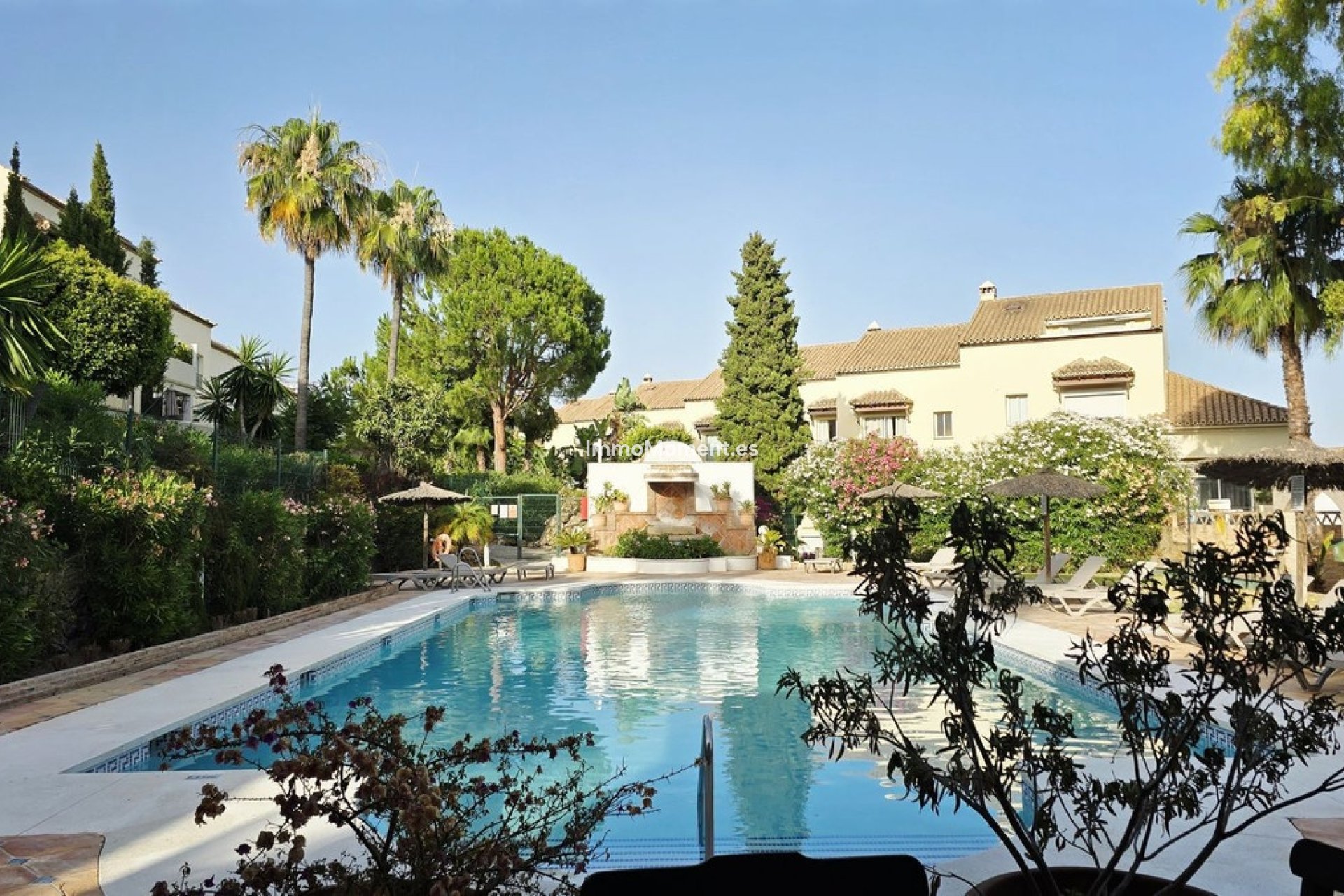 Resale - Apartment - Marbella - Nueva Andalucía