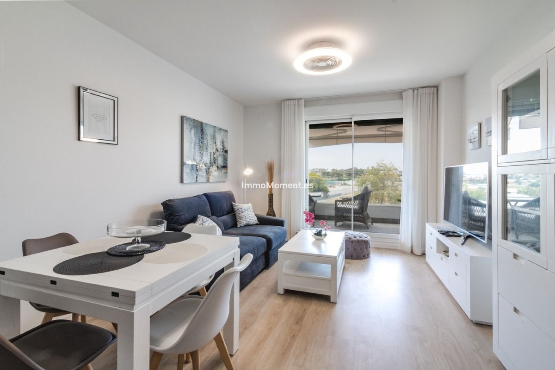 Resale - Apartment - Marbella - Nueva Andalucía