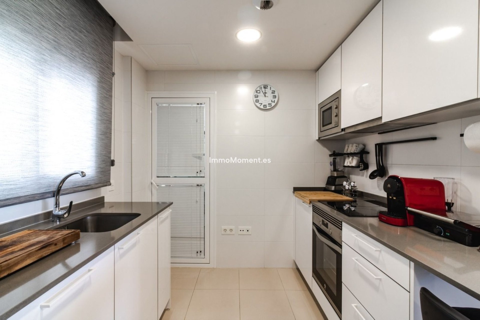 Resale - Apartment - Marbella - Nueva Andalucía