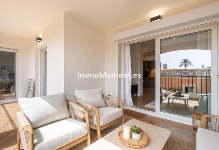 Resale - Apartment - Marbella - Nueva Andalucía