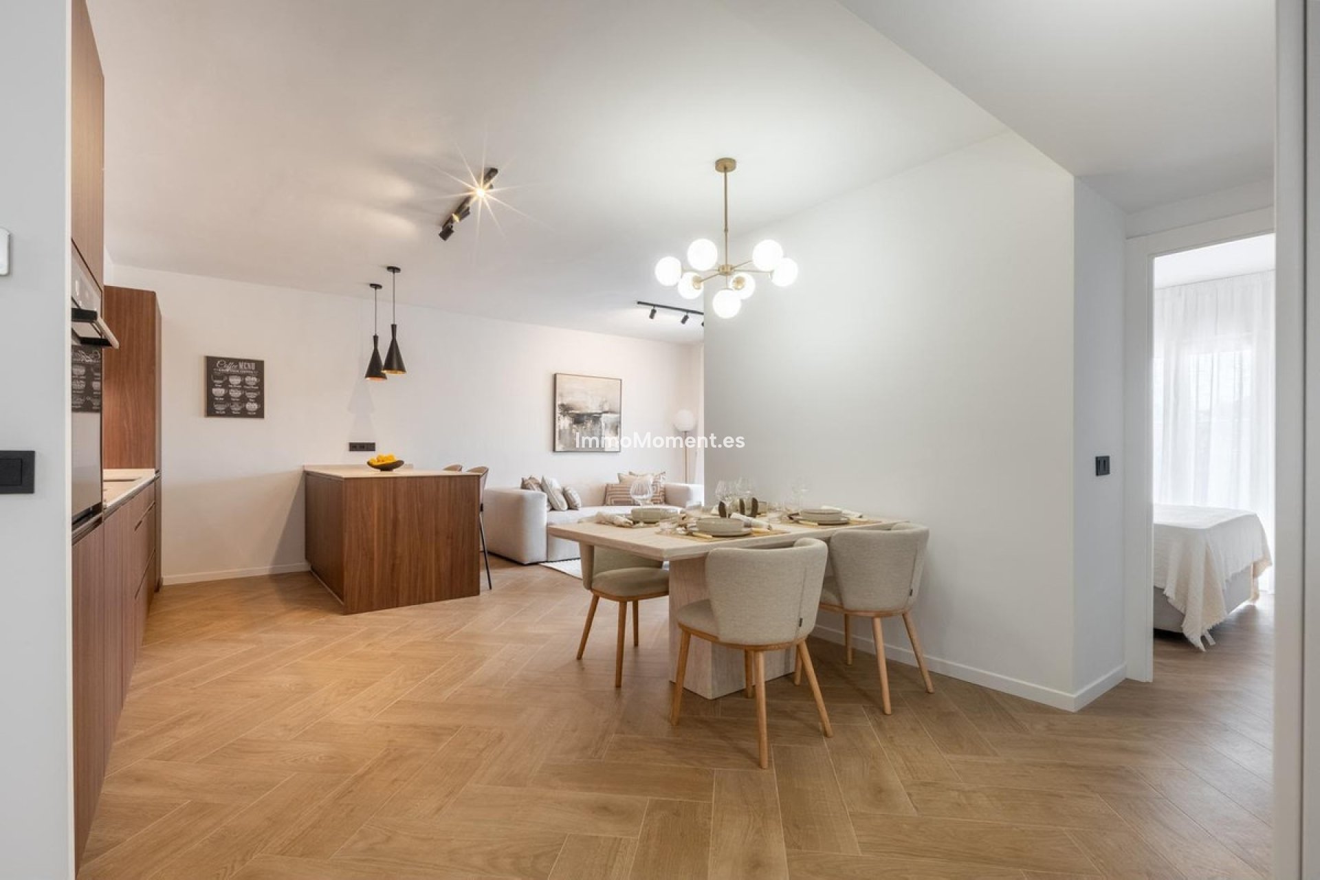 Resale - Apartment - Marbella - Nueva Andalucía