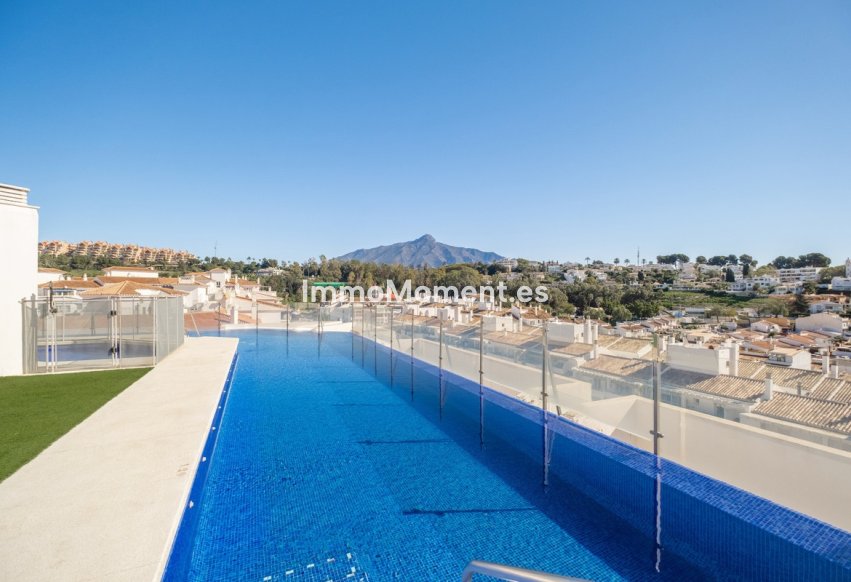Resale - Apartment - Marbella - Nueva Andalucía