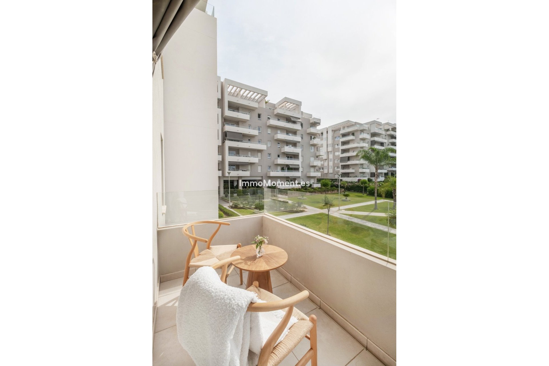 Resale - Apartment - Marbella - Nueva Andalucía