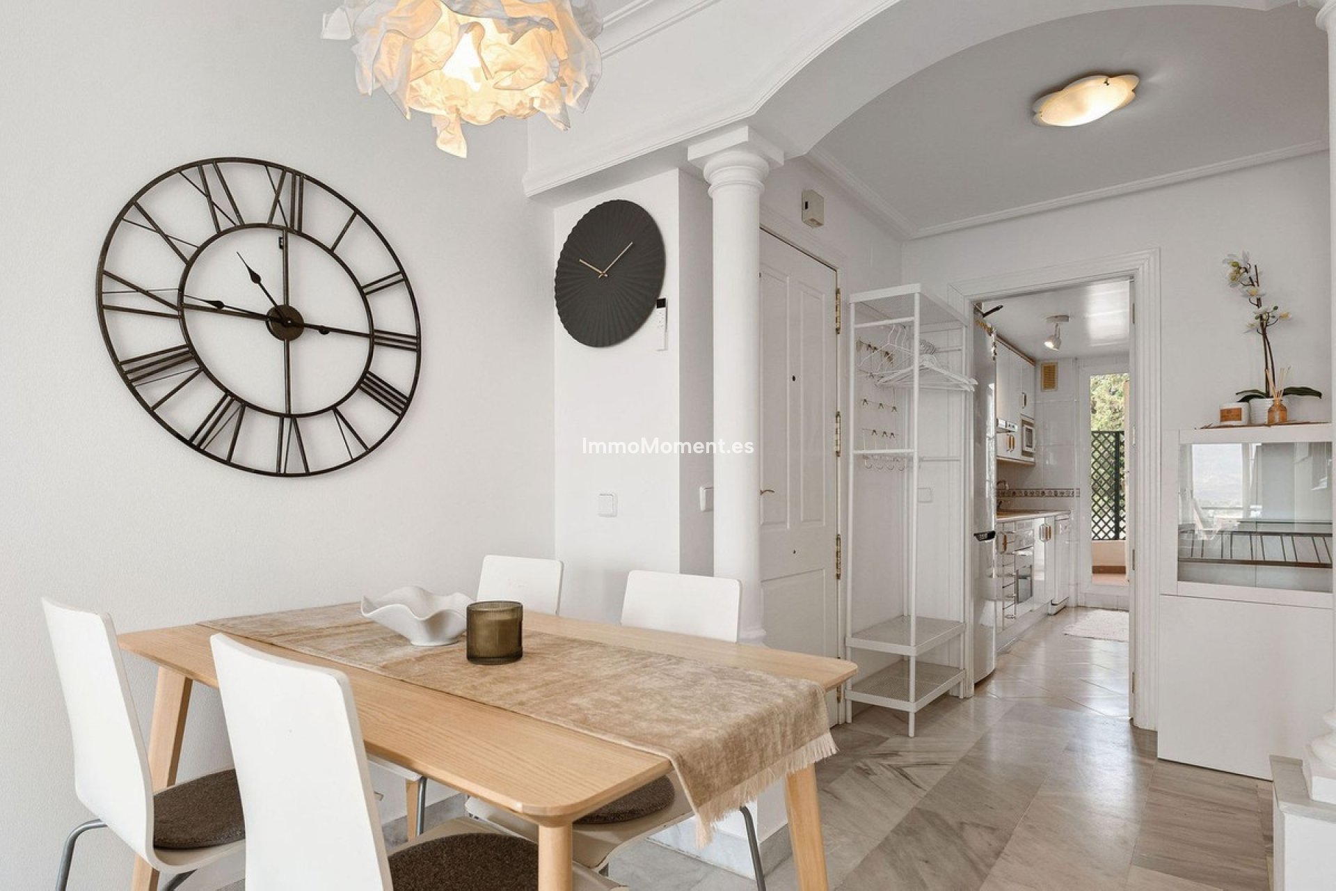 Resale - Apartment - Marbella - Nueva Andalucía