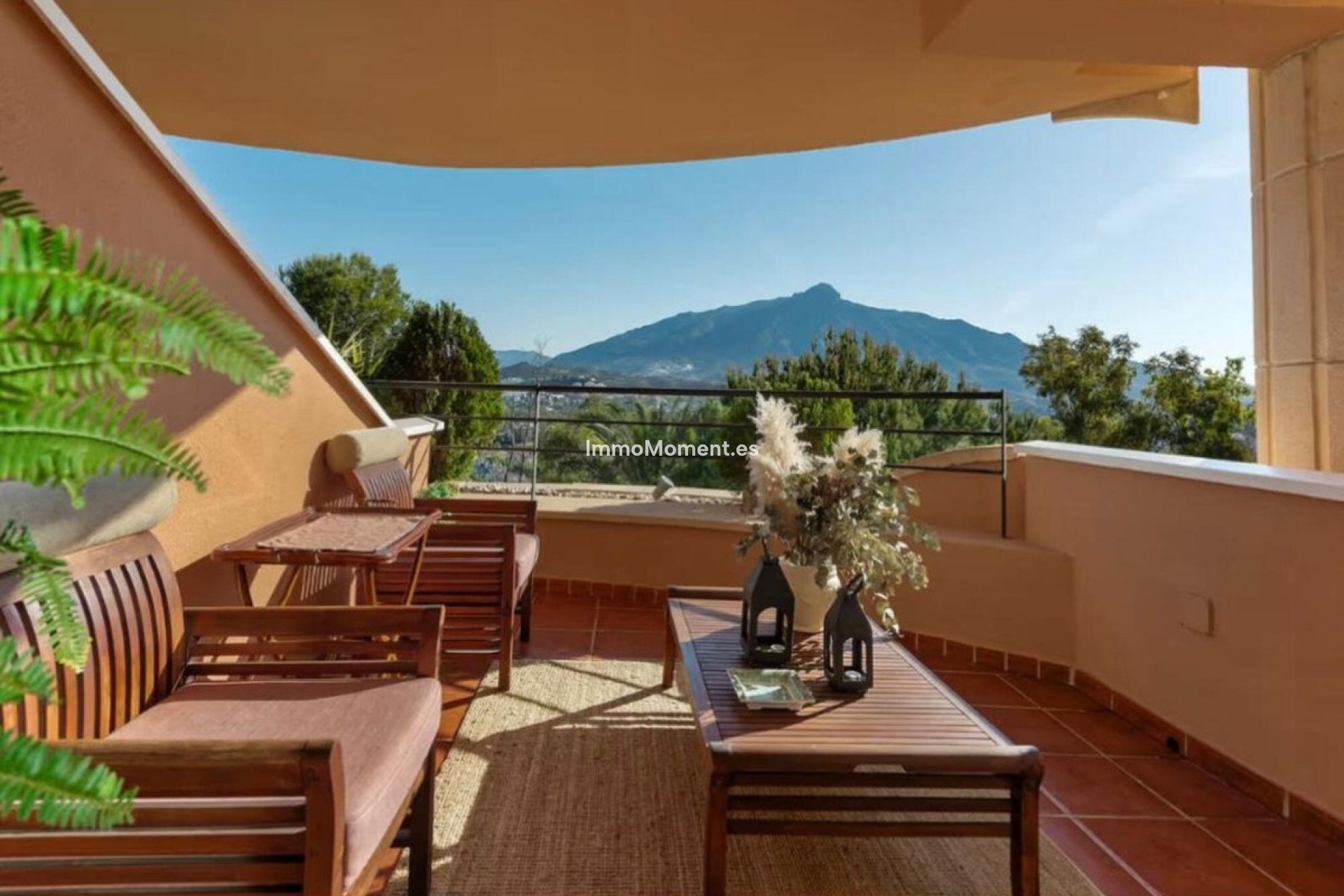 Resale - Apartment - Marbella - Nueva Andalucía