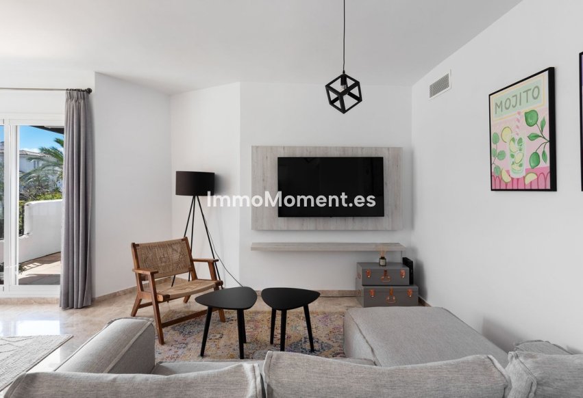 Resale - Apartment - Marbella - Nueva Andalucía