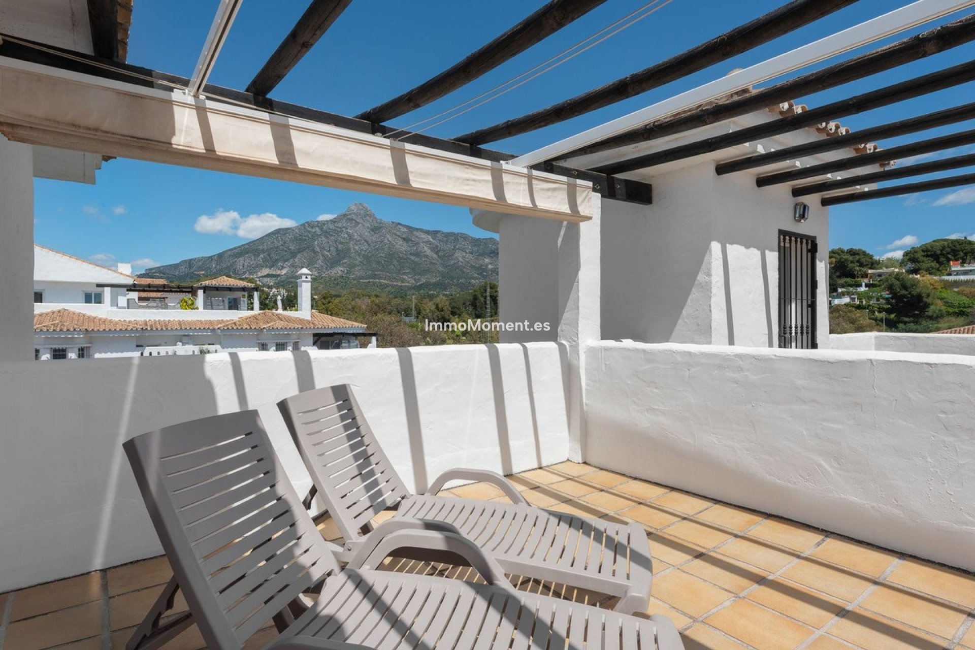 Resale - Apartment - Marbella - Nueva Andalucía