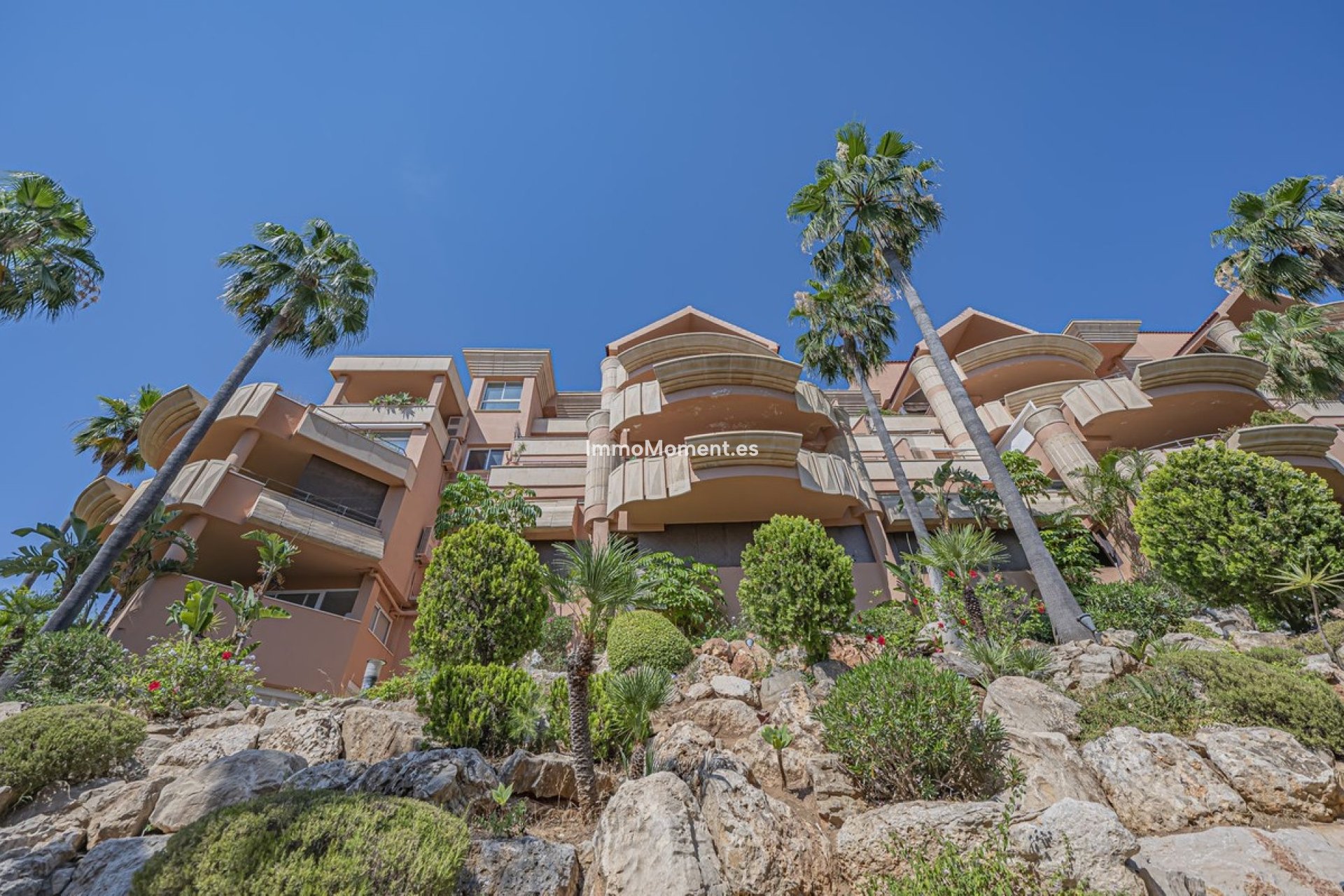 Resale - Apartment - Marbella - Nueva Andalucía