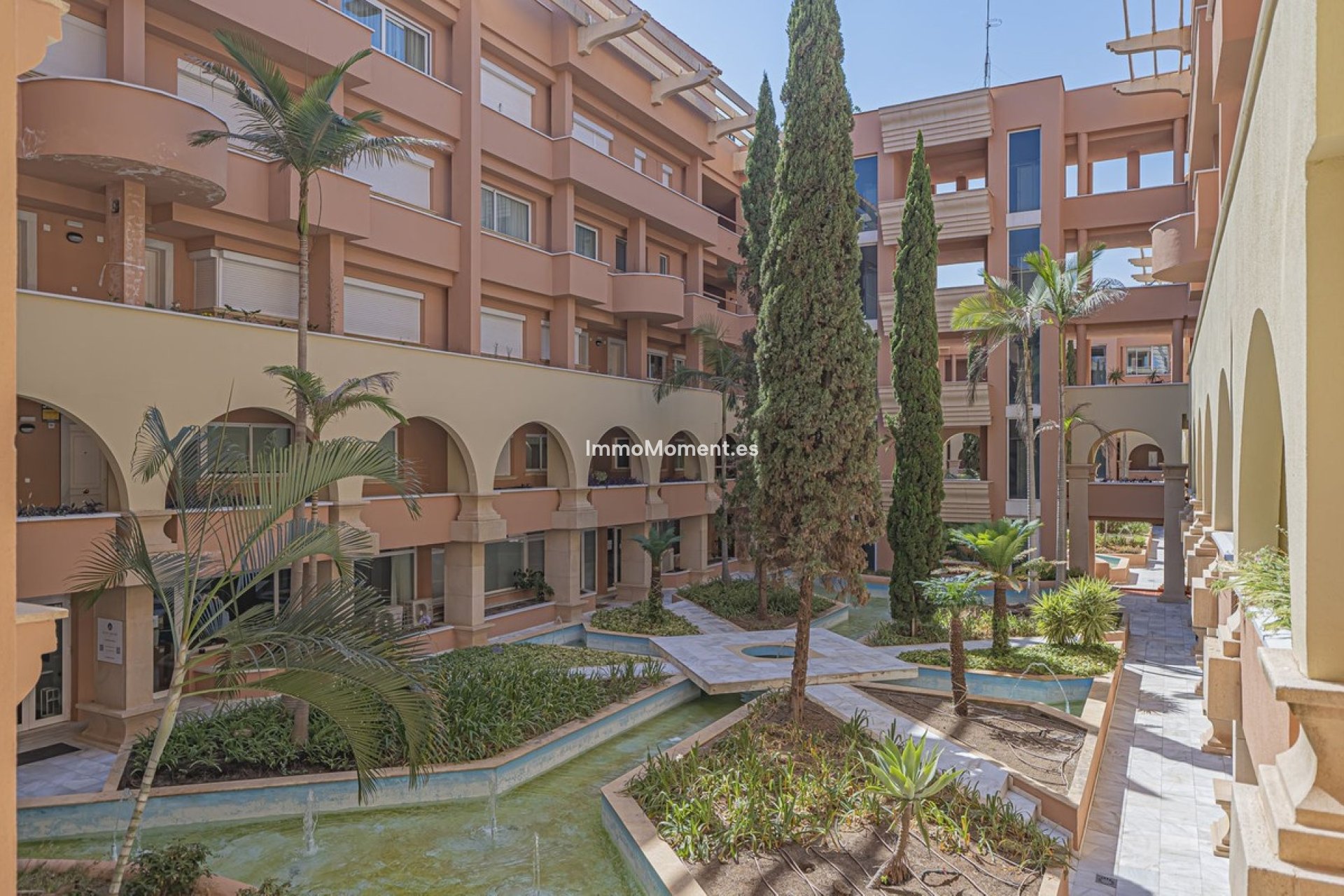 Resale - Apartment - Marbella - Nueva Andalucía