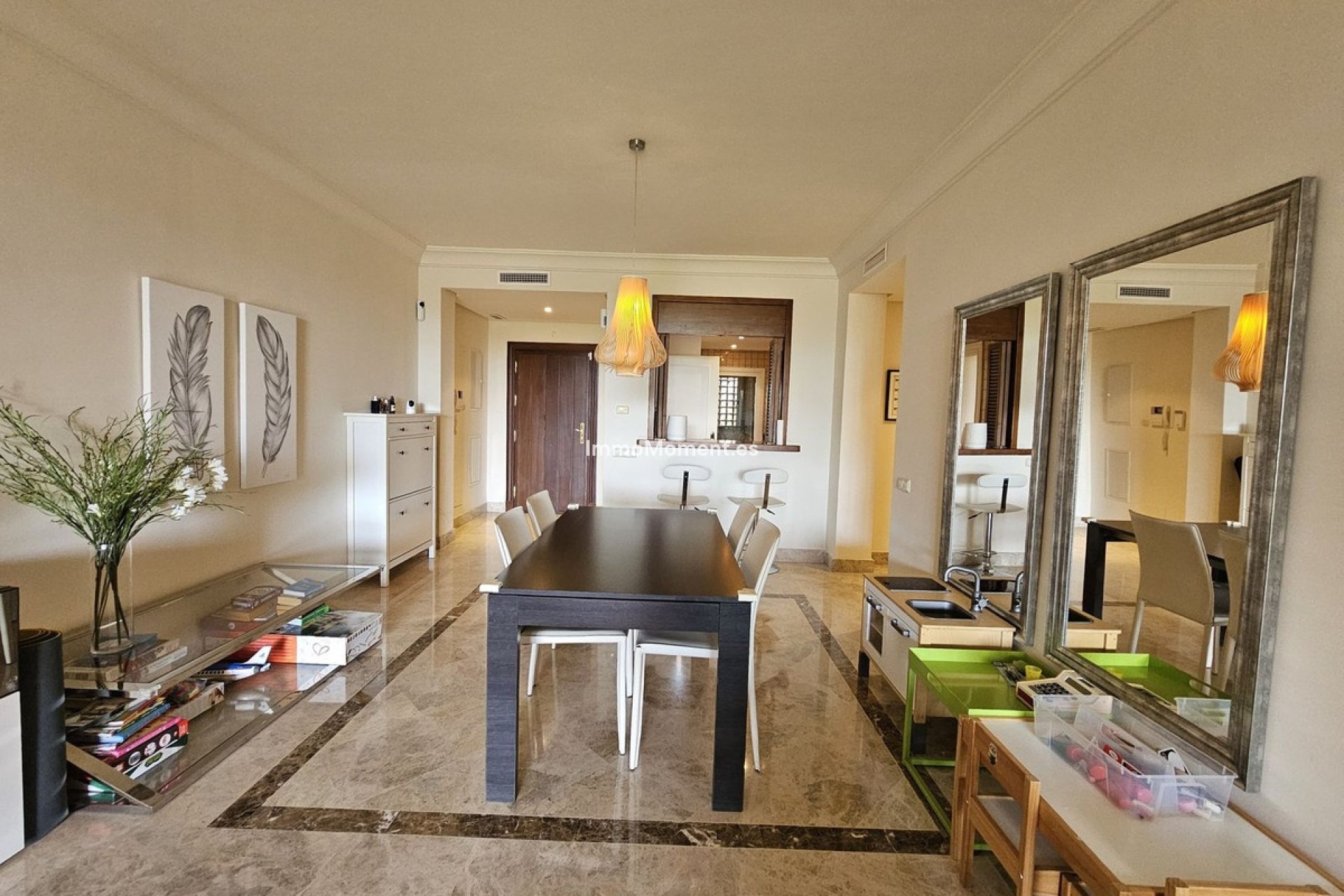 Resale - Apartment - Marbella - Nueva Andalucía