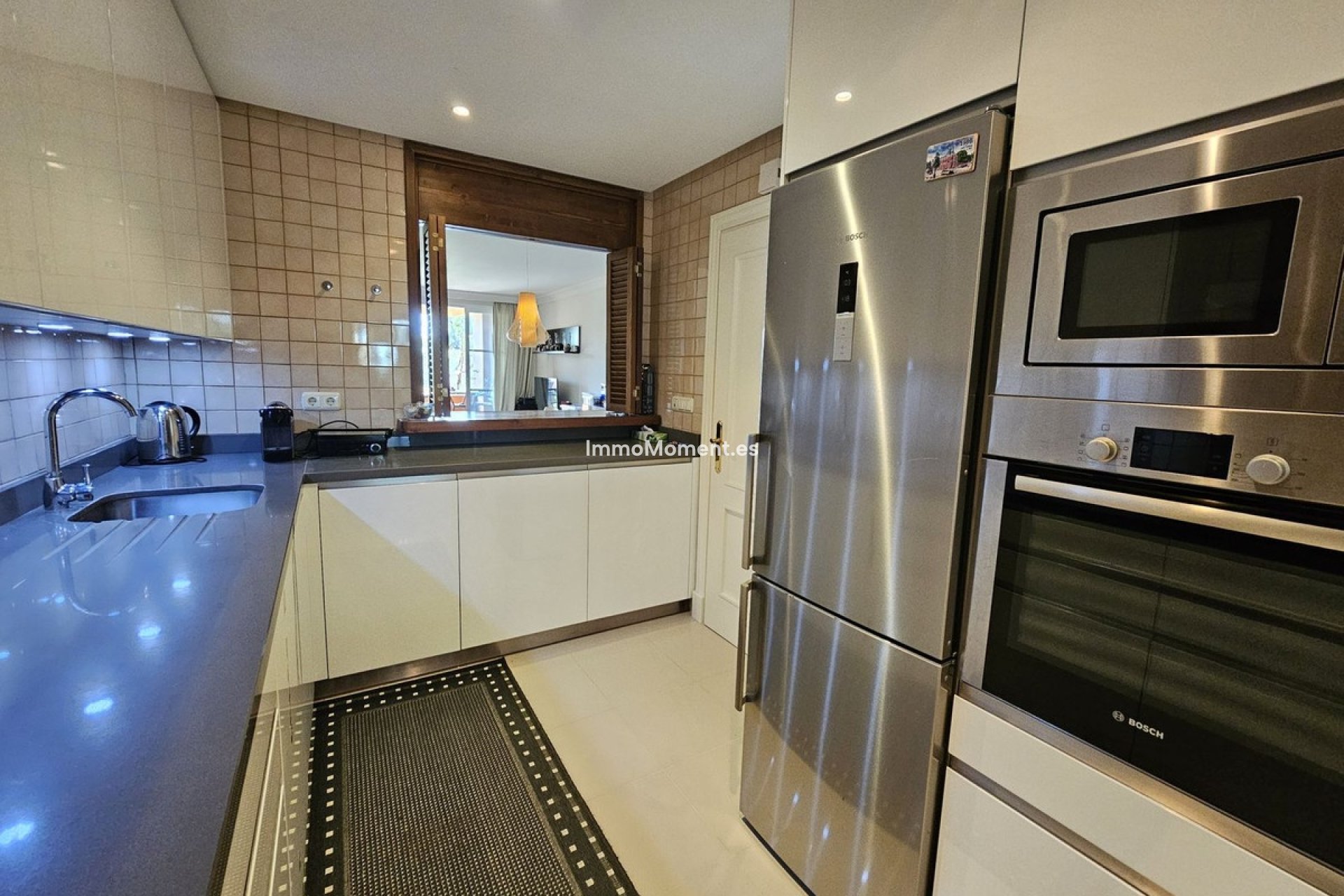Resale - Apartment - Marbella - Nueva Andalucía