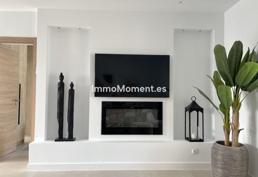 Resale - Apartment - Marbella - Nueva Andalucía