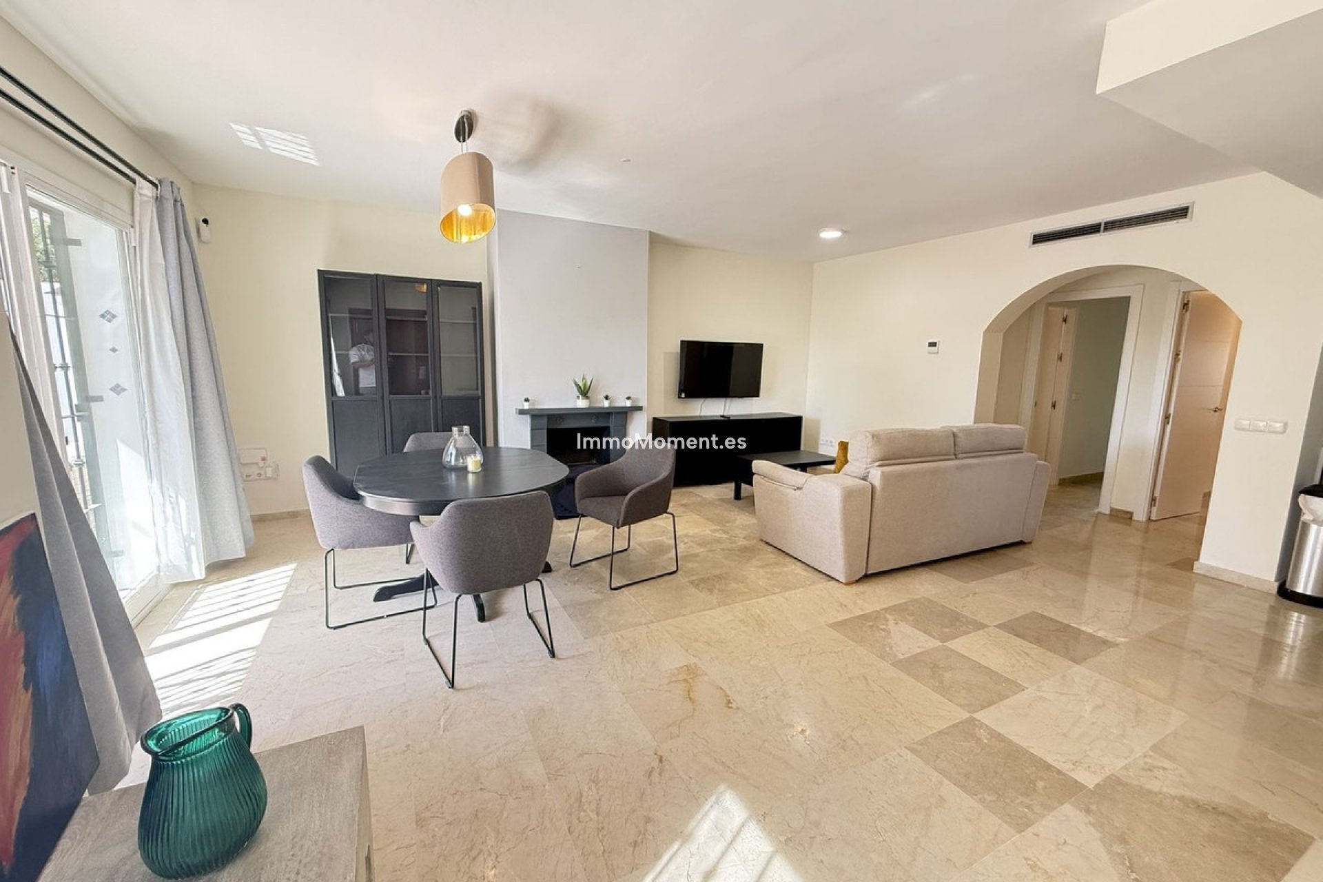 Resale - Apartment - Marbella - Nueva Andalucía