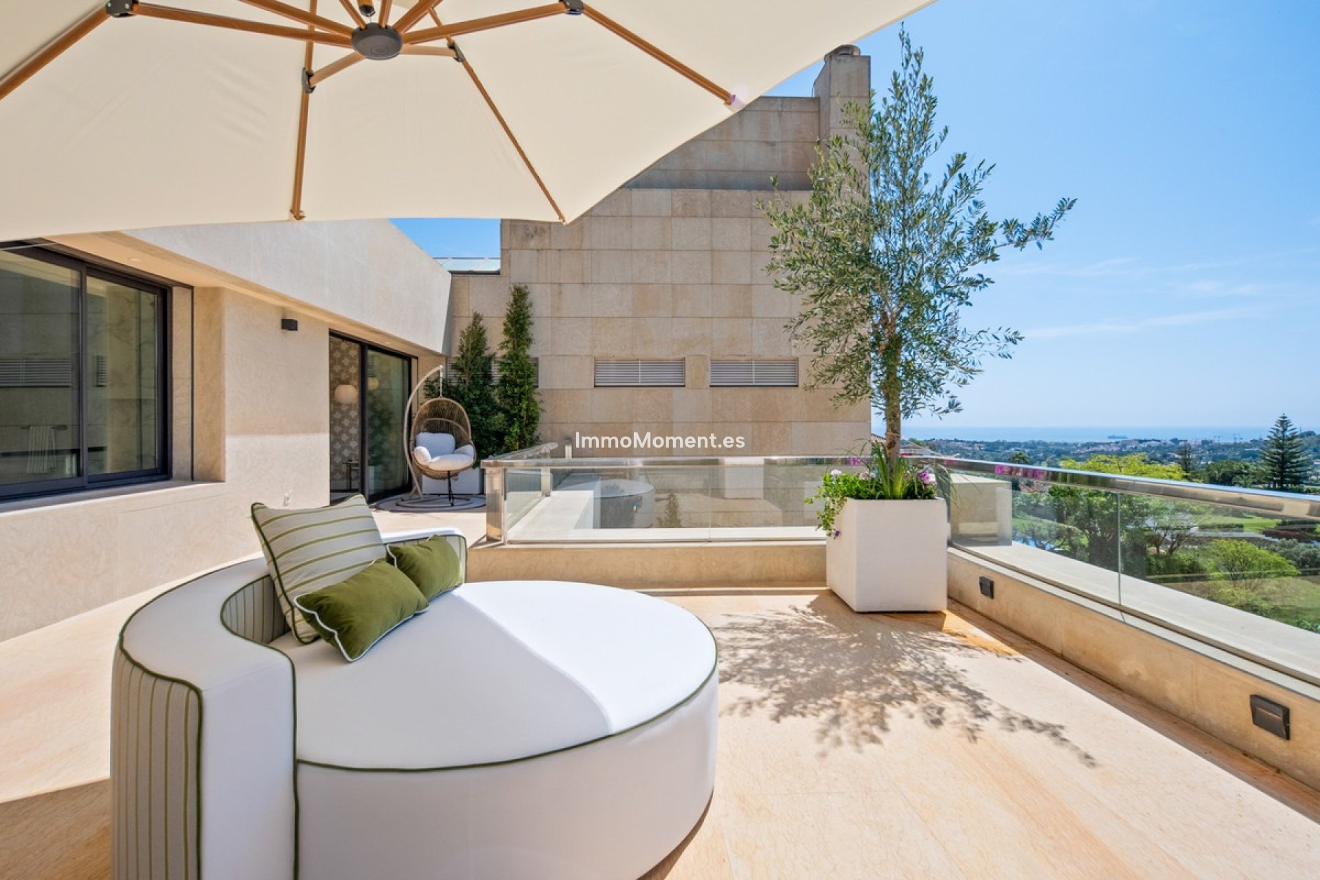 Resale - Apartment - Marbella - Nueva Andalucía