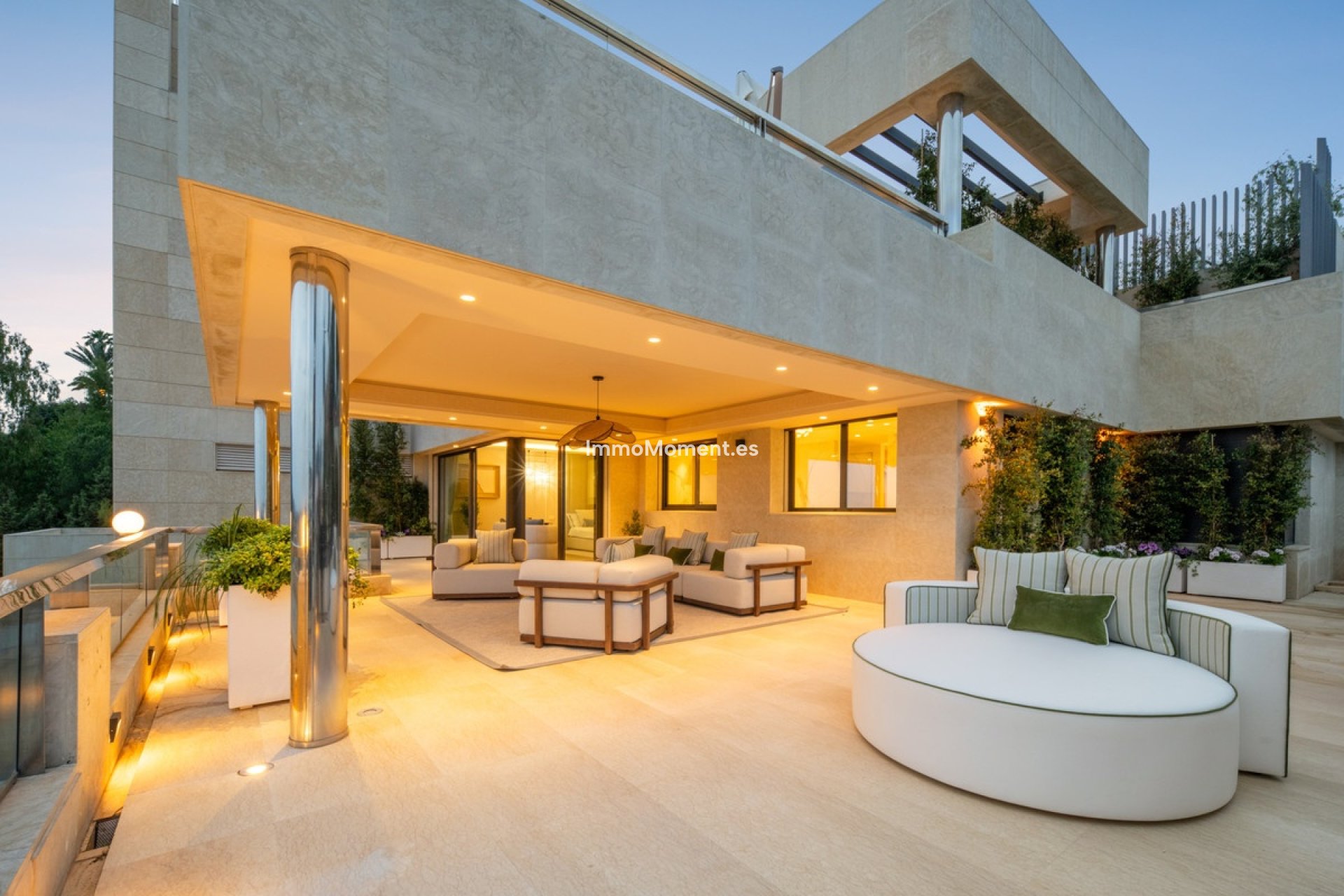 Resale - Apartment - Marbella - Nueva Andalucía