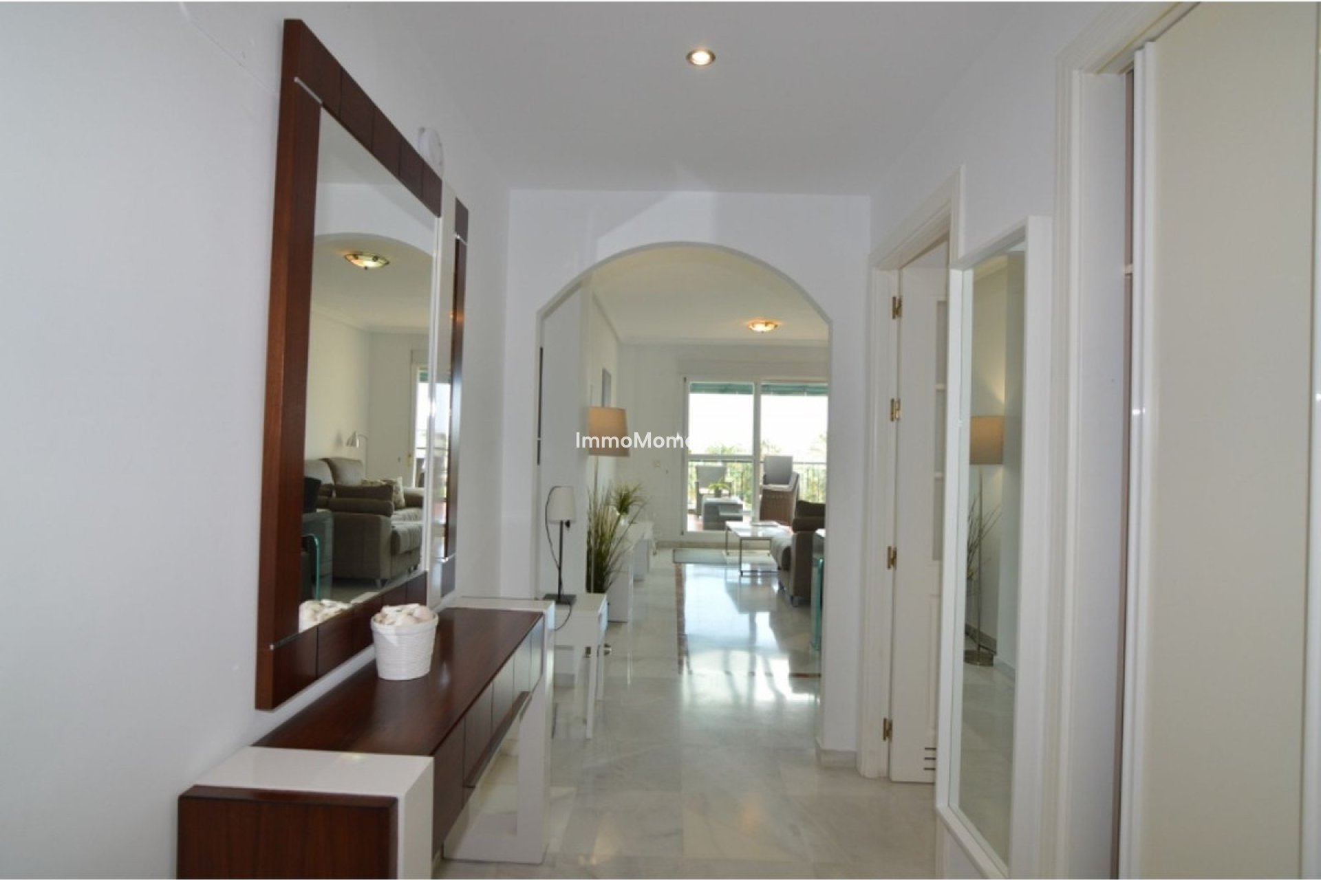 Resale - Apartment - Marbella - Nueva Andalucía