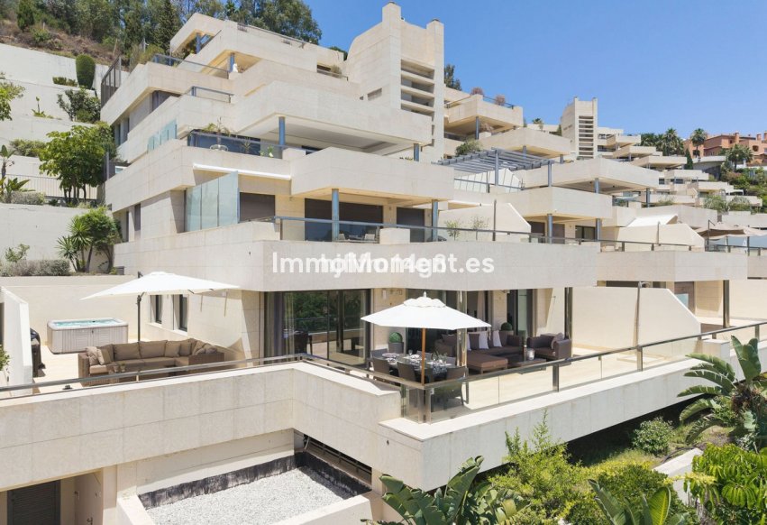 Resale - Apartment - Marbella - Nueva Andalucía