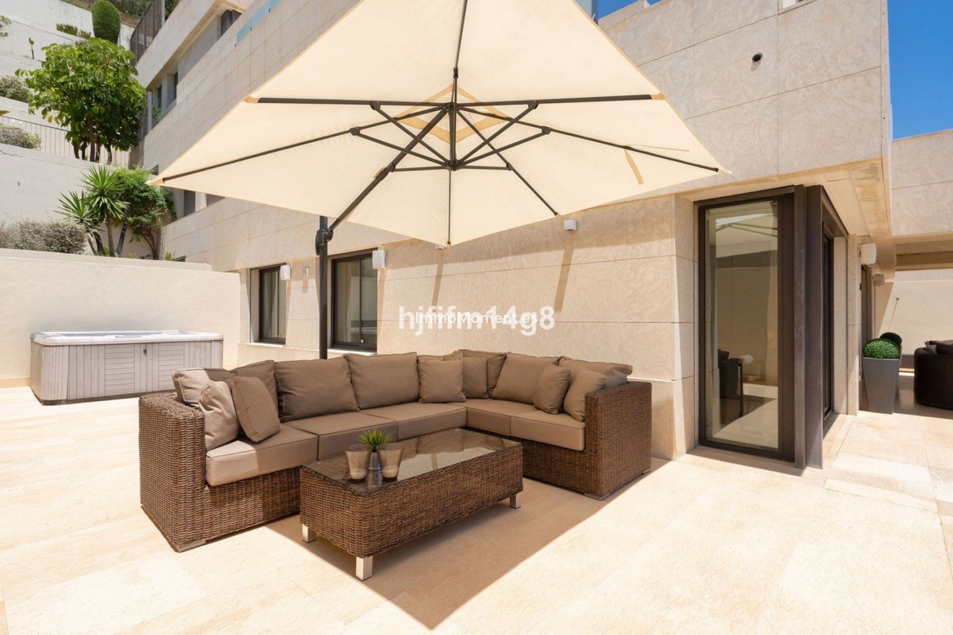 Resale - Apartment - Marbella - Nueva Andalucía