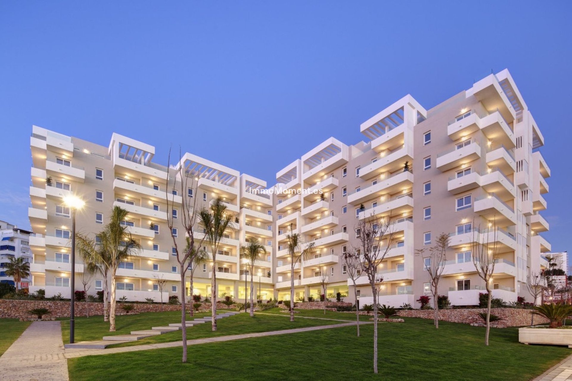 Resale - Apartment - Marbella - Nueva Andalucía