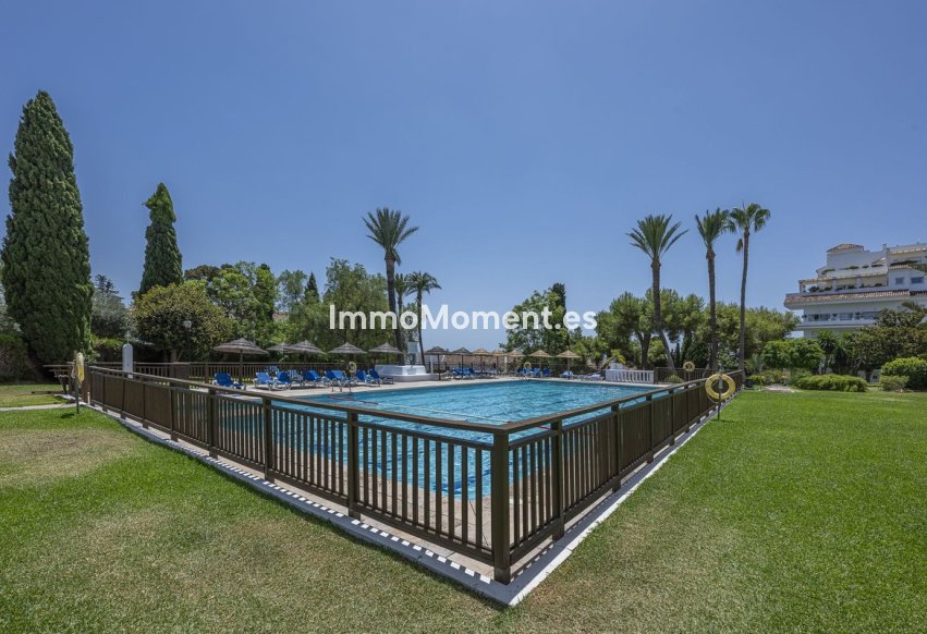 Resale - Apartment - Marbella - Nueva Andalucía