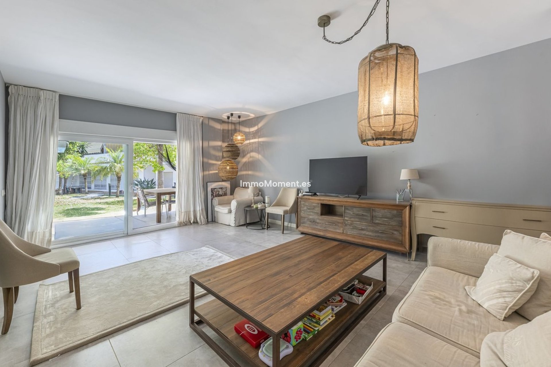 Resale - Apartment - Marbella - Nueva Andalucía