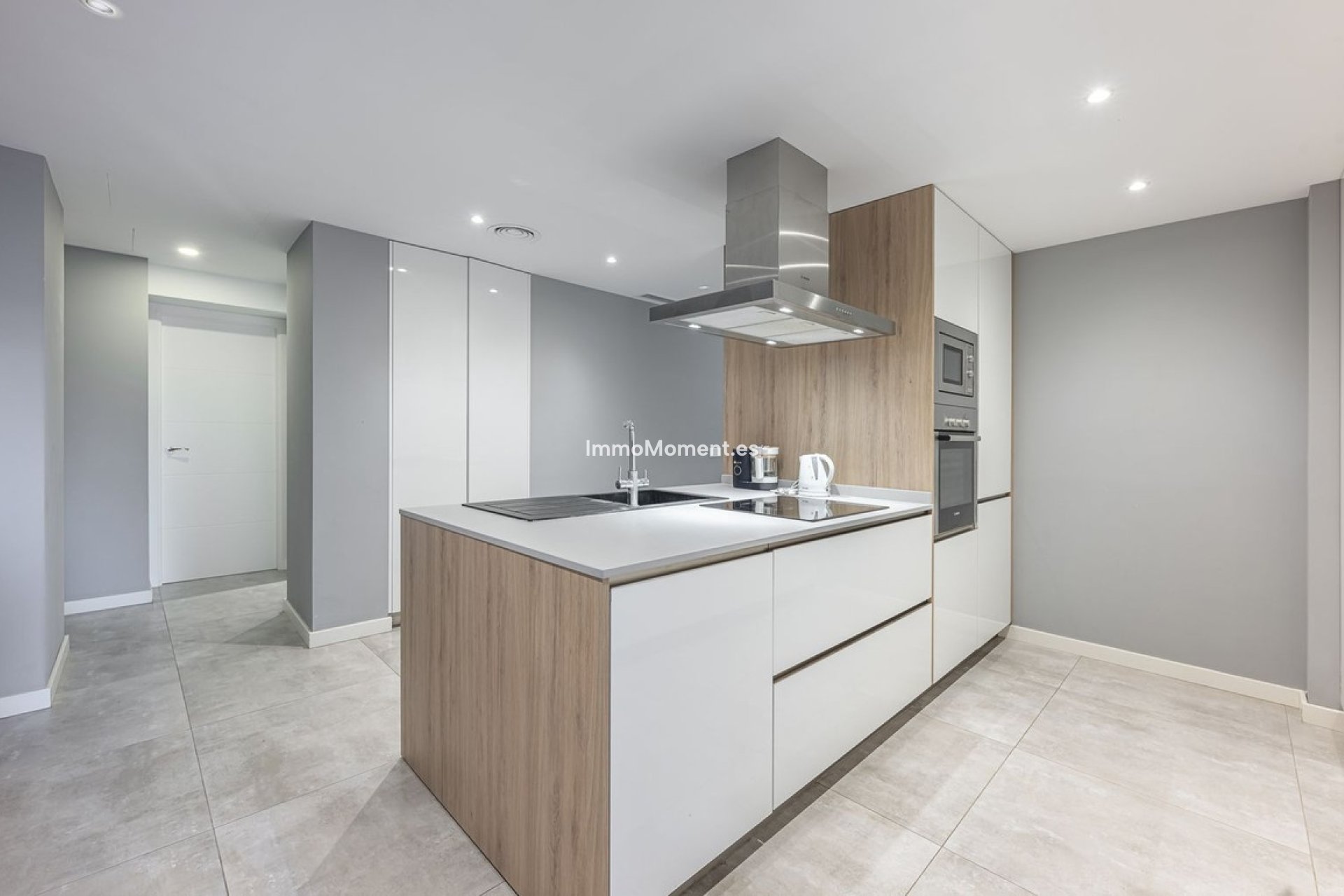 Resale - Apartment - Marbella - Nueva Andalucía