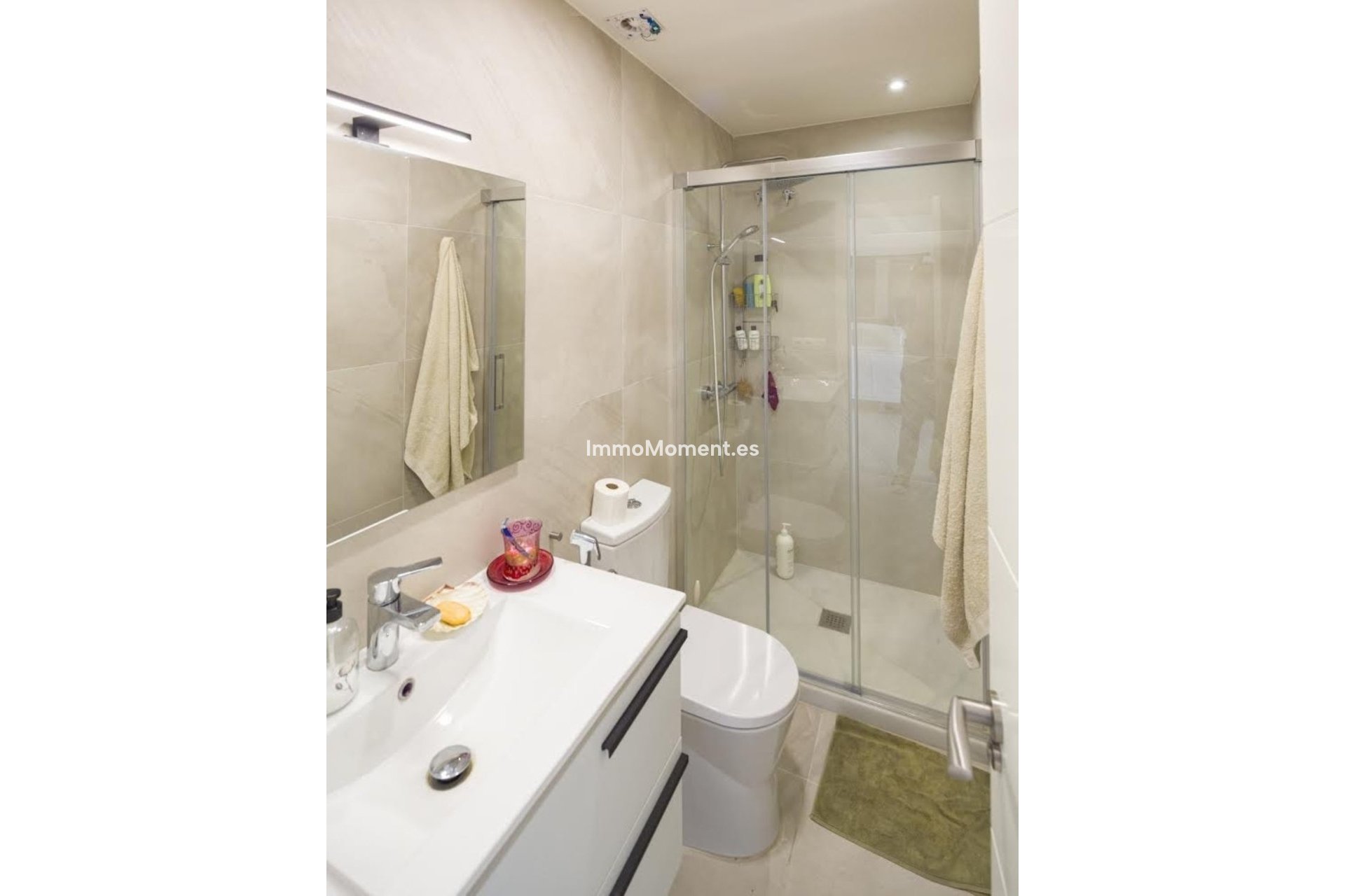 Resale - Apartment - Marbella - Nueva Andalucía