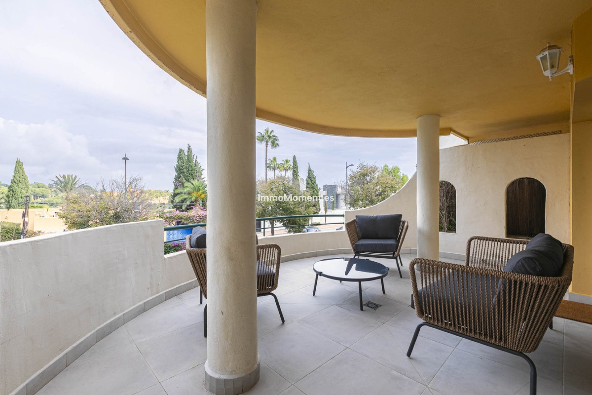 Resale - Apartment - Marbella - Nueva Andalucía