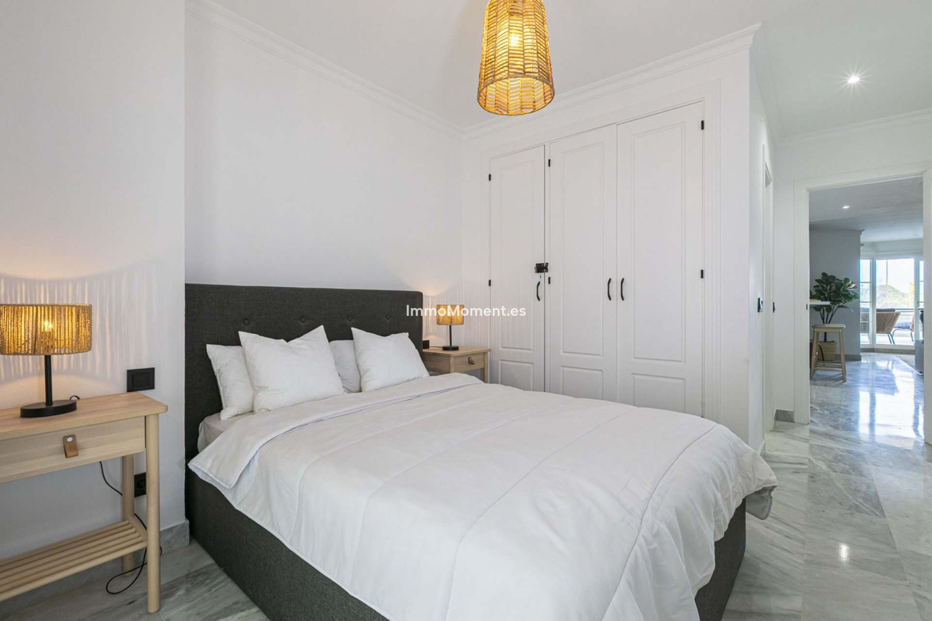 Resale - Apartment - Marbella - Nueva Andalucía