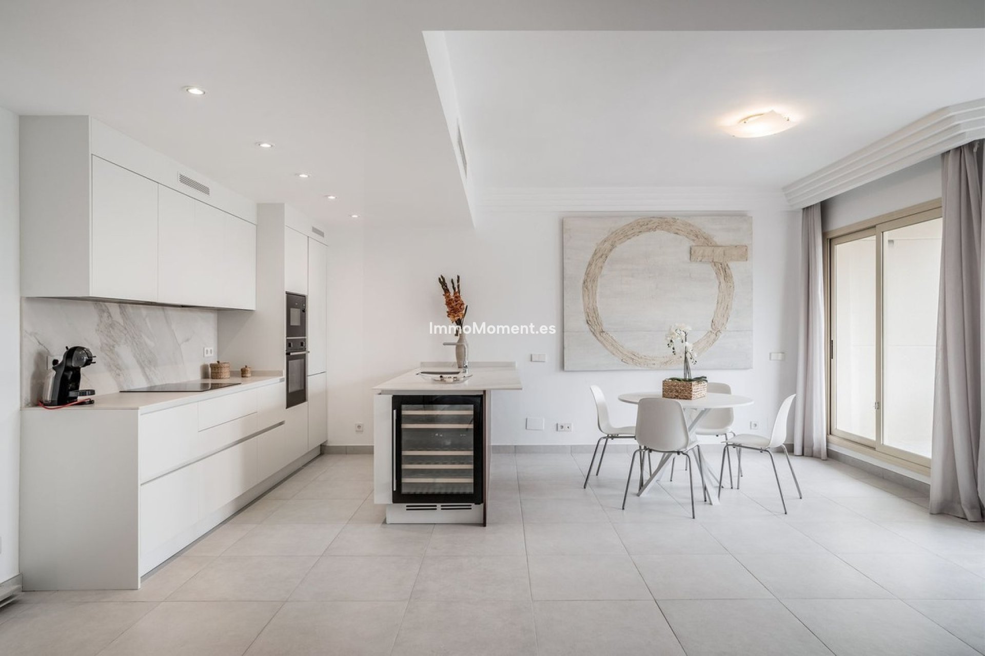 Resale - Apartment - Marbella - Nueva Andalucía
