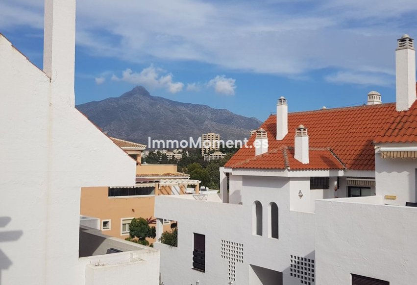 Resale - Apartment - Marbella - Nueva Andalucía