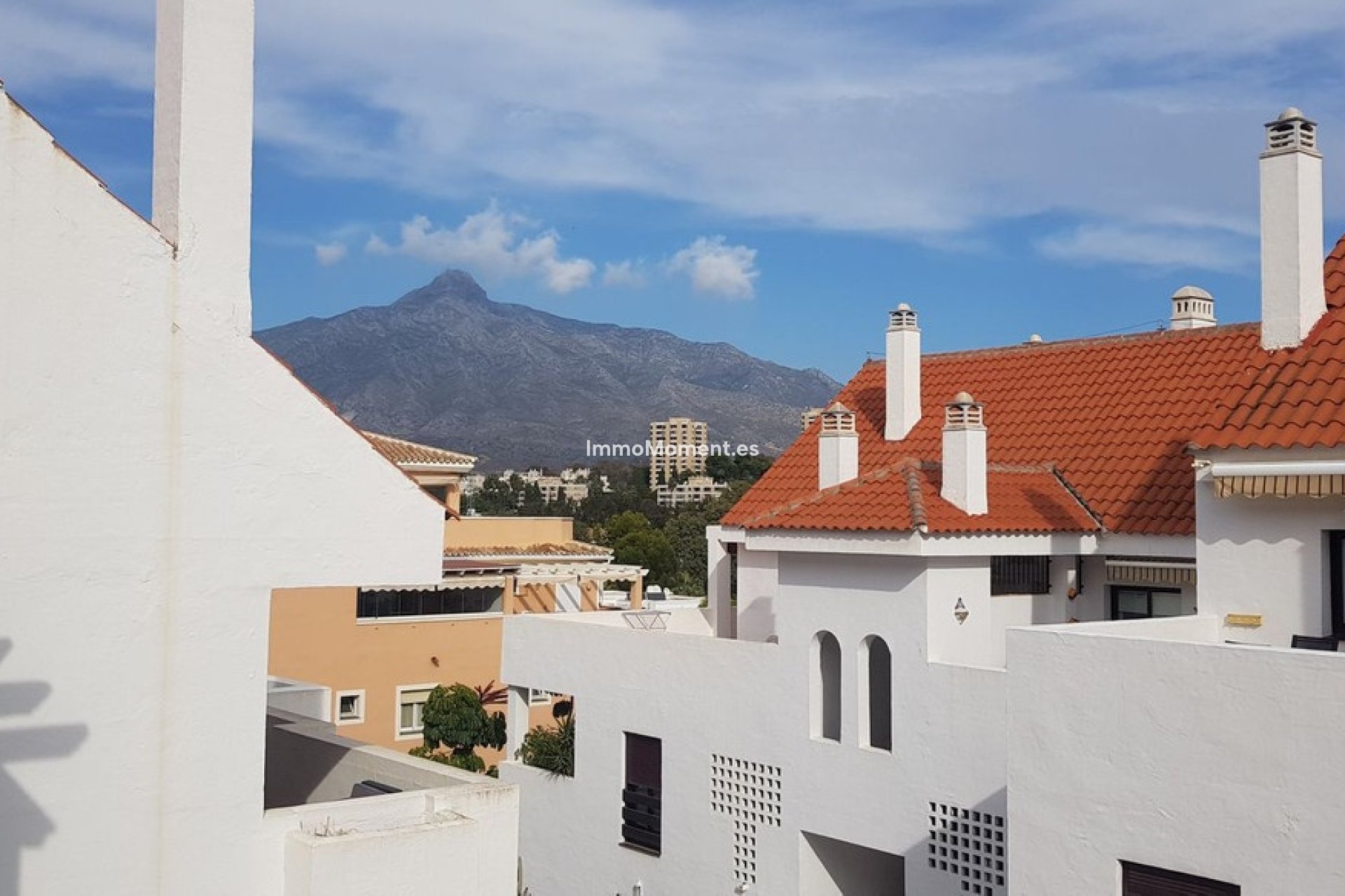 Resale - Apartment - Marbella - Nueva Andalucía