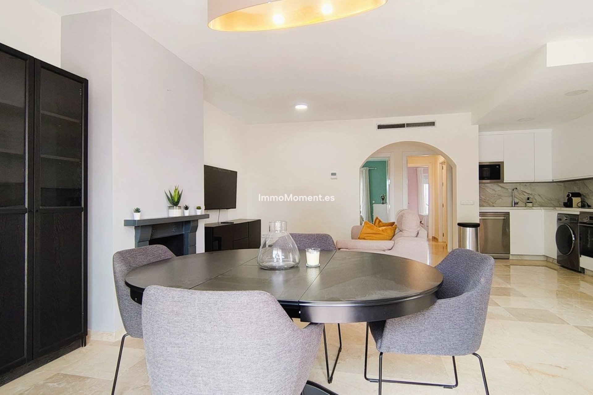 Resale - Apartment - Marbella - Nueva Andalucía