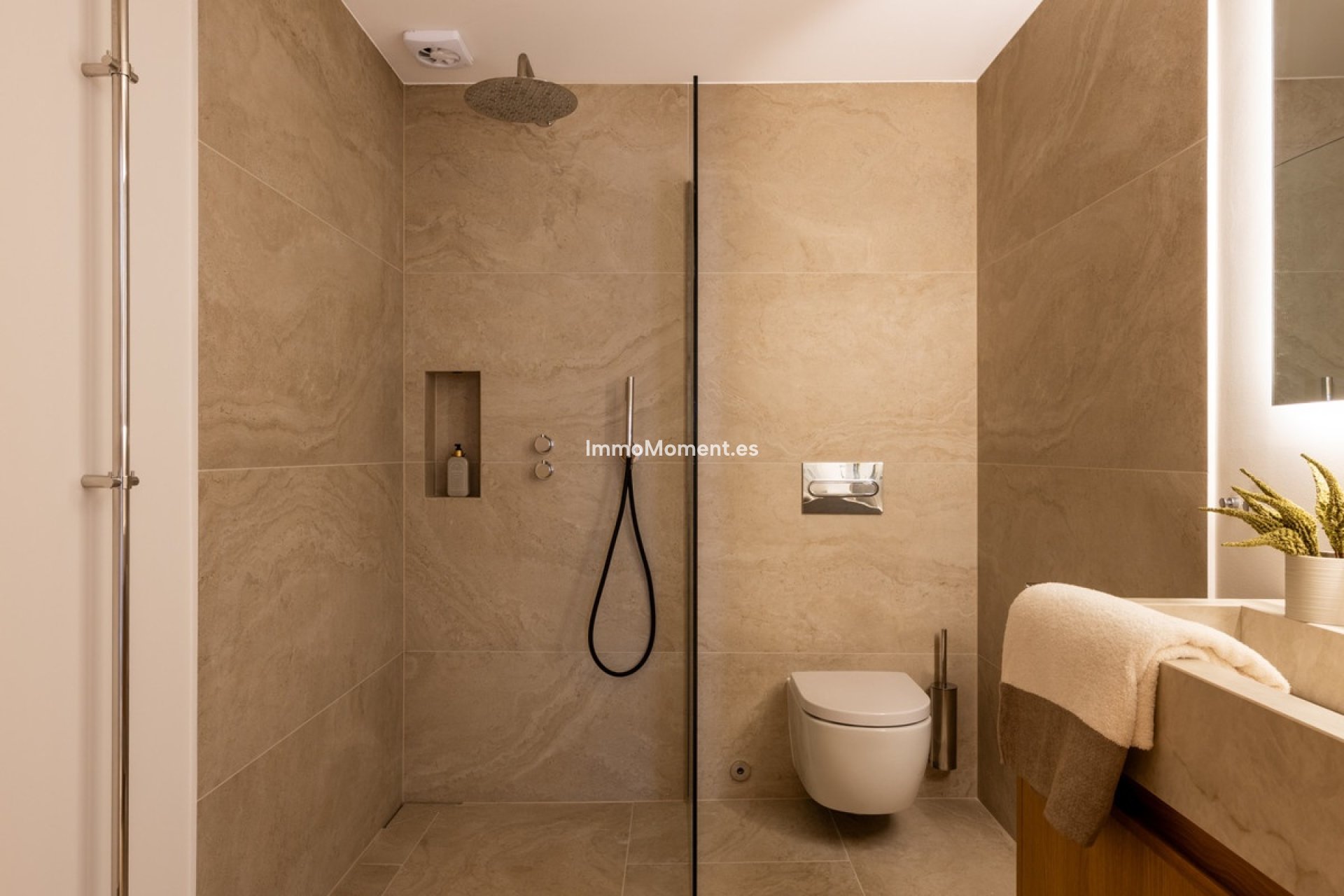 Resale - Apartment - Marbella - Nueva Andalucía