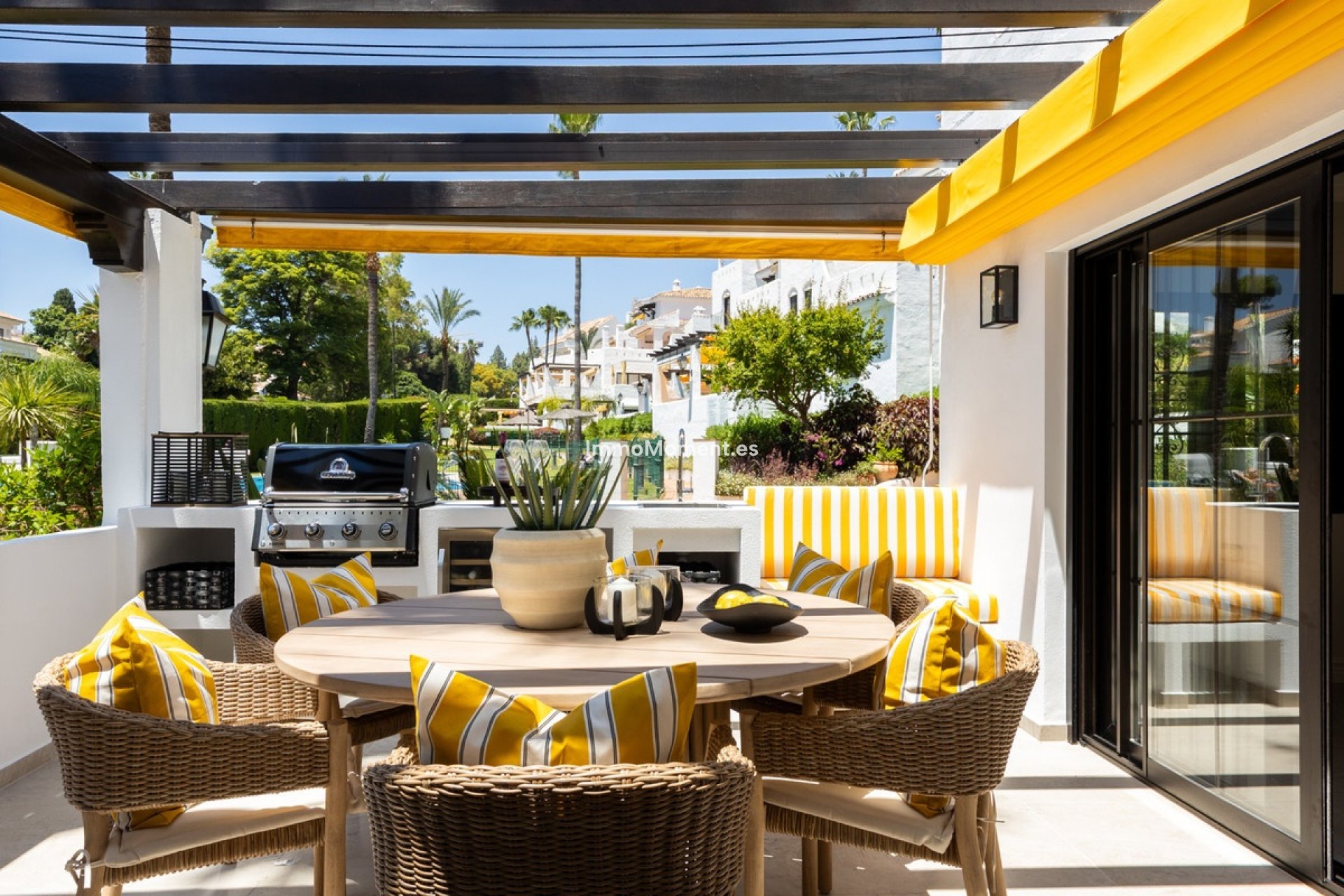 Resale - Apartment - Marbella - Nueva Andalucía