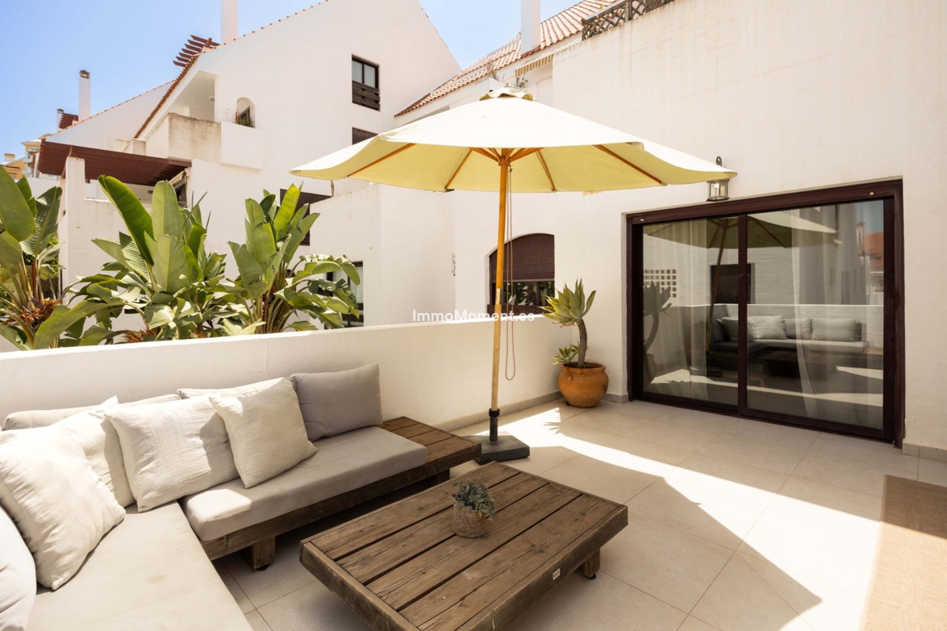 Resale - Apartment - Marbella - Nueva Andalucía