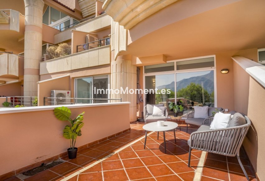 Resale - Apartment - Marbella - Nueva Andalucía