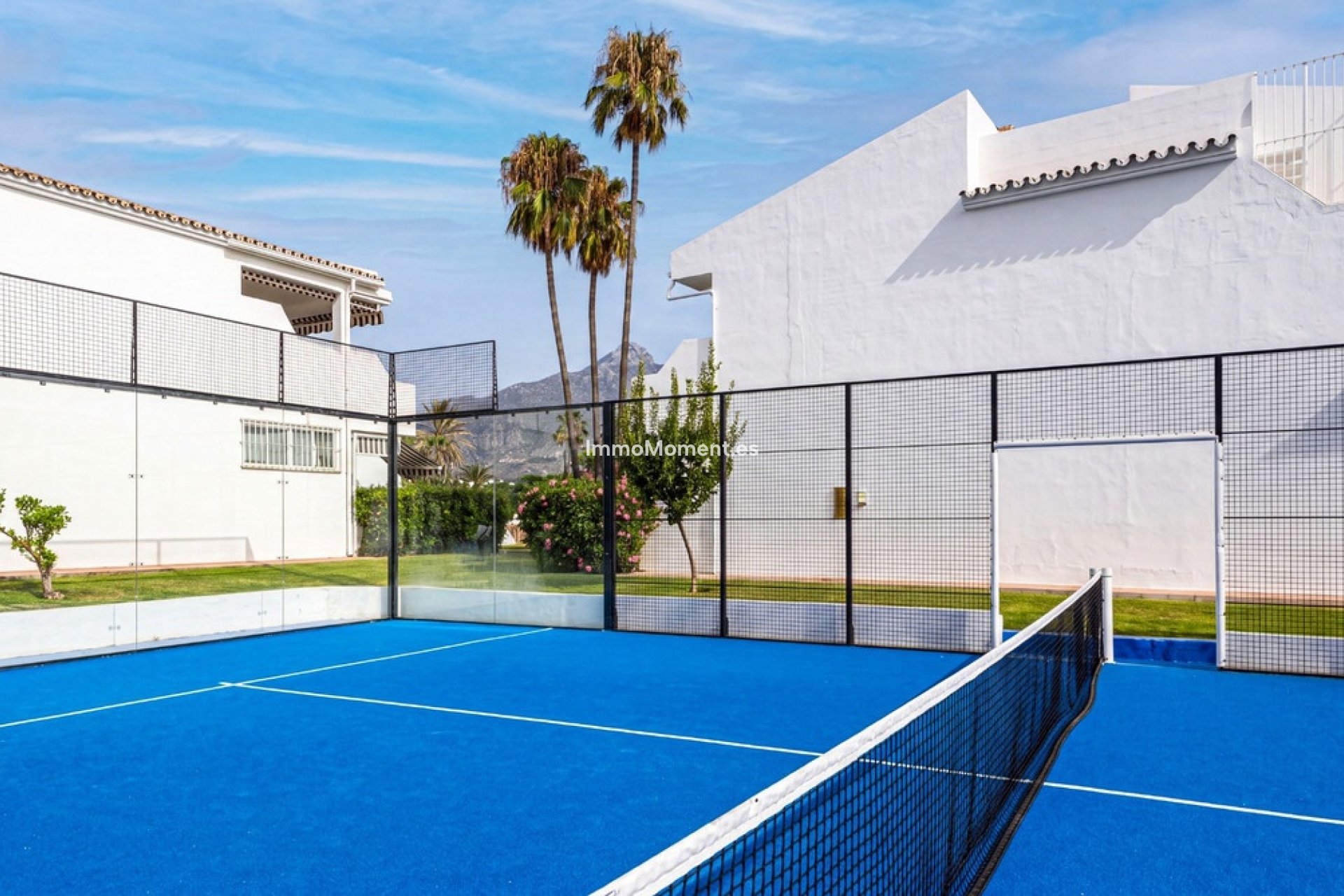 Resale - Apartment - Marbella - Nueva Andalucía
