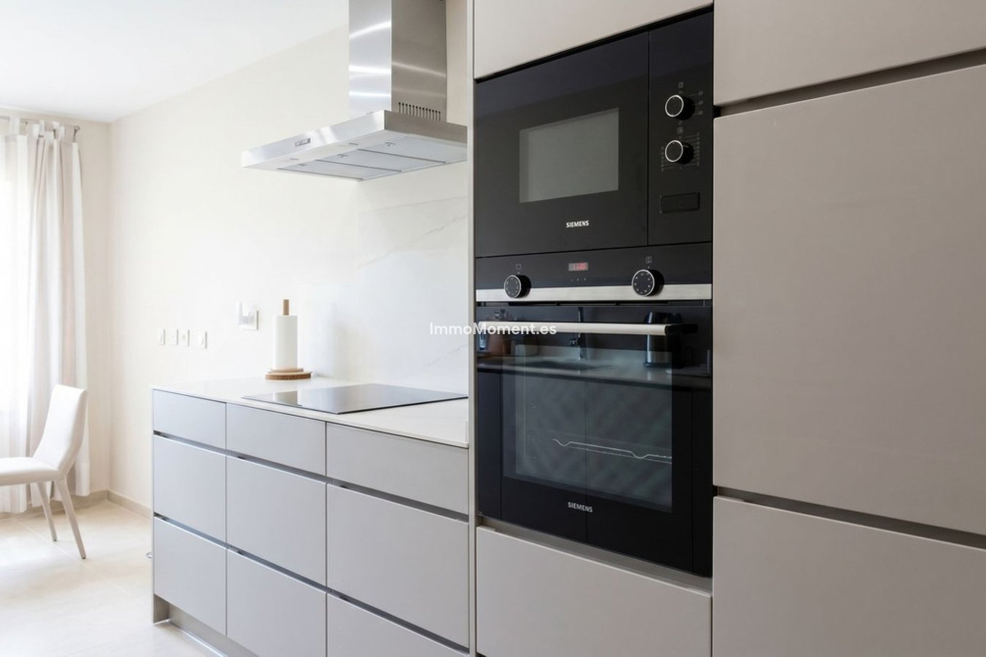 Resale - Apartment - Marbella - Nueva Andalucía