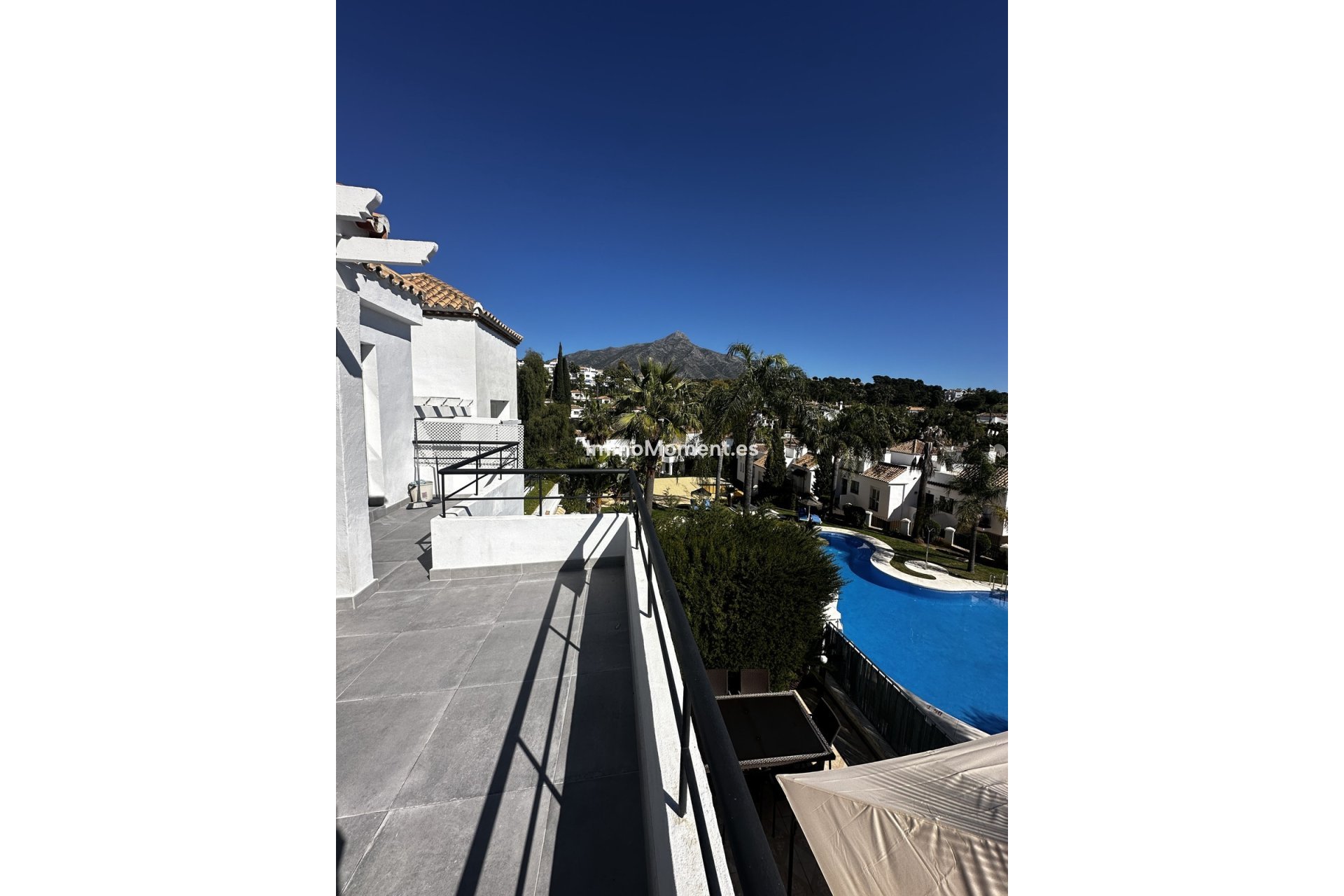 Resale - Apartment - Marbella - Nueva Andalucía
