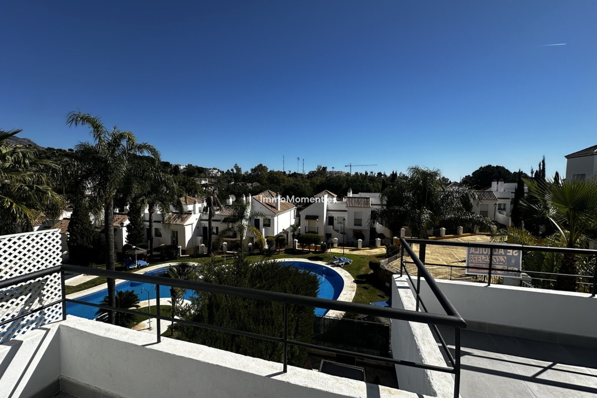 Resale - Apartment - Marbella - Nueva Andalucía