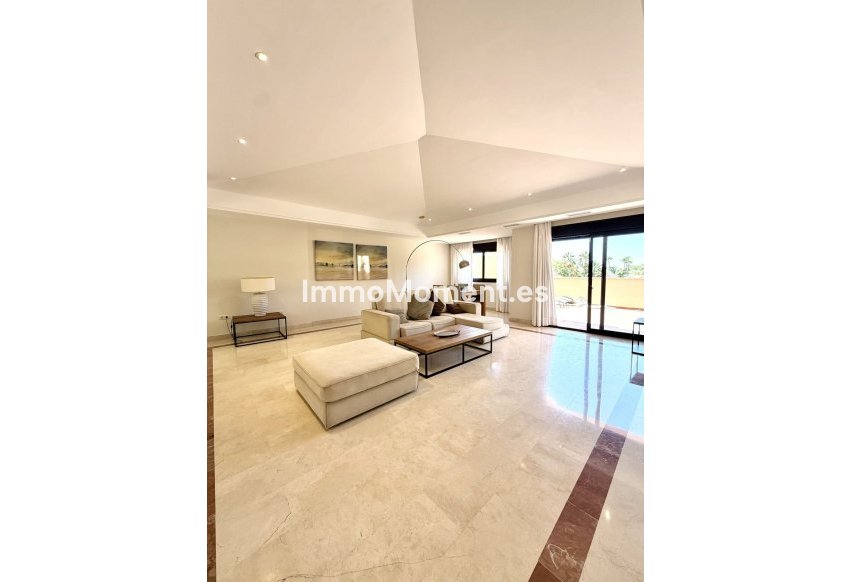 Resale - Apartment - Marbella - Puerto Banús