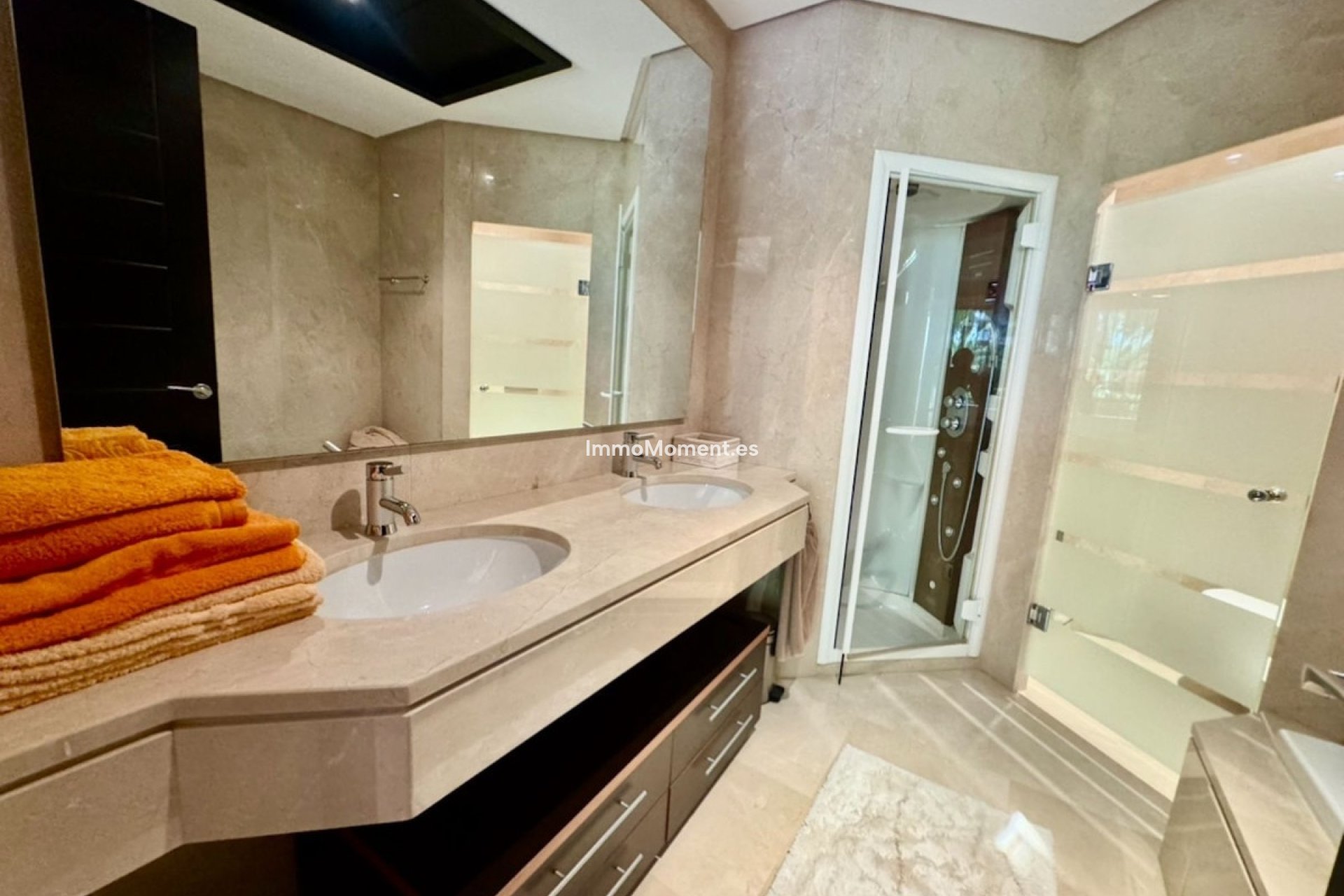 Resale - Apartment - Marbella - Puerto Banús