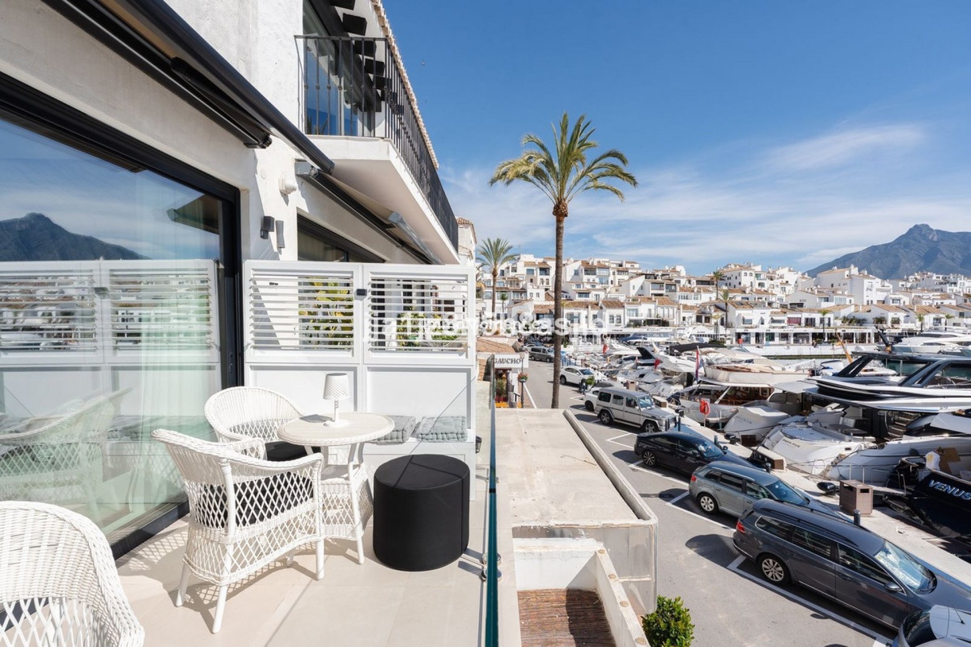 Resale - Apartment - Marbella - Puerto Banús