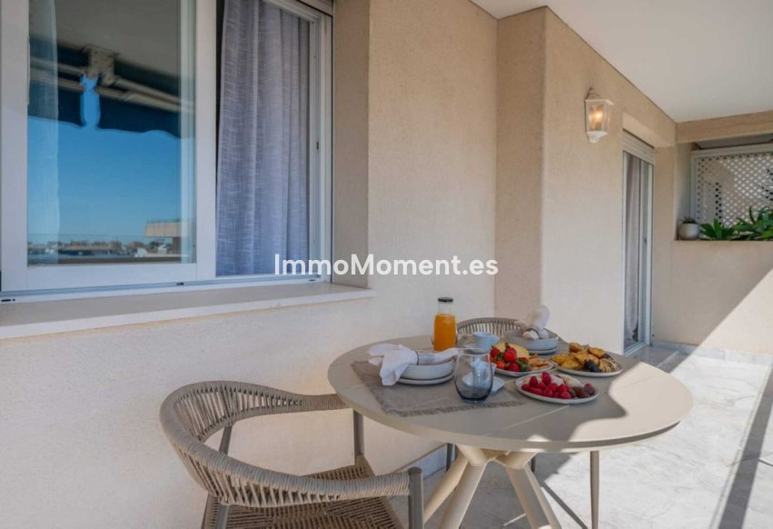 Resale - Apartment - Marbella - Puerto Banús