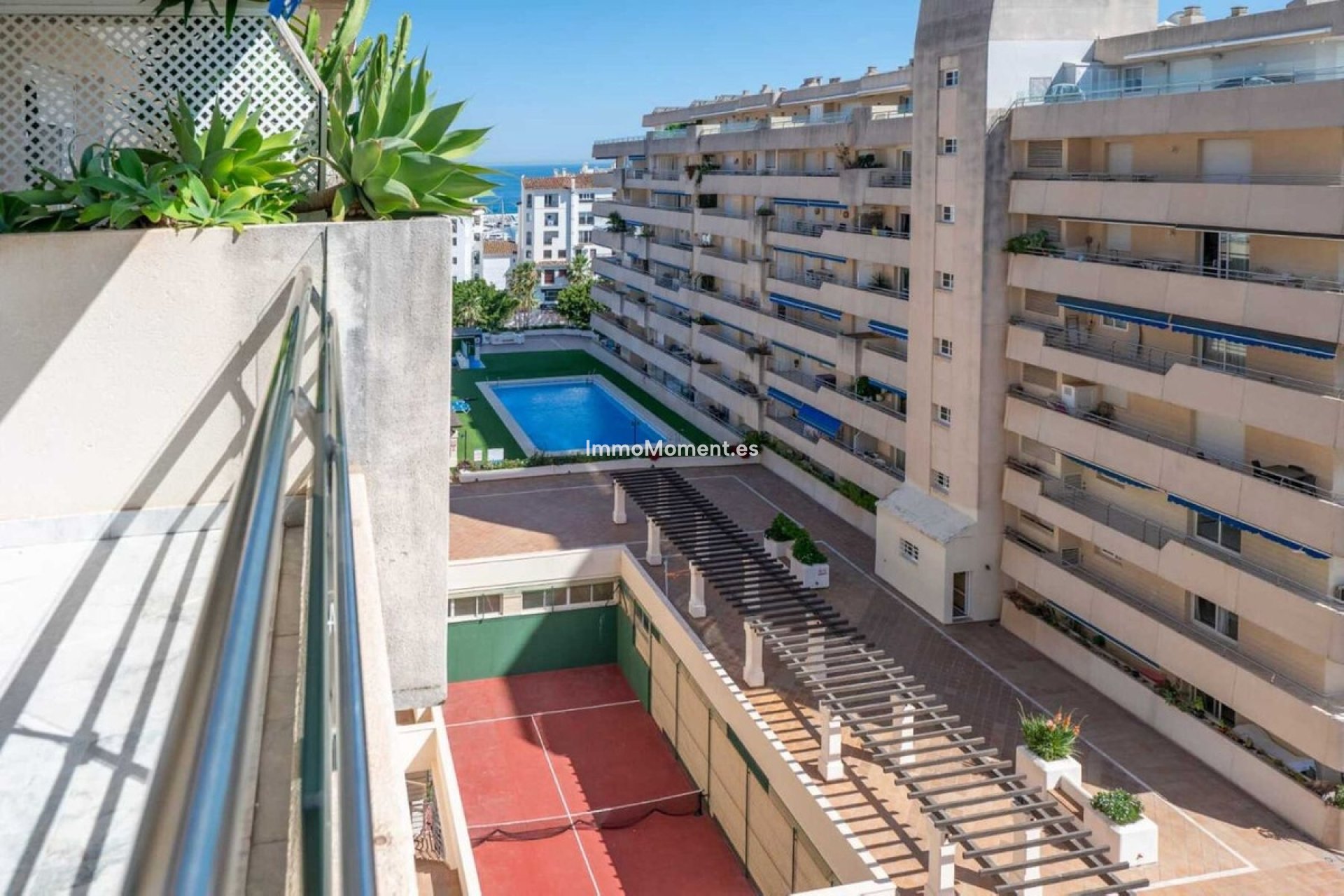 Resale - Apartment - Marbella - Puerto Banús