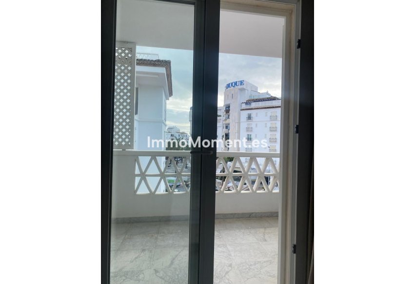 Resale - Apartment - Marbella - Puerto Banús